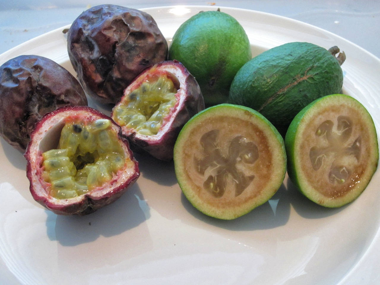 passion fruit, feijoa sellowiana, white plate, HD Desktop Wallpaper