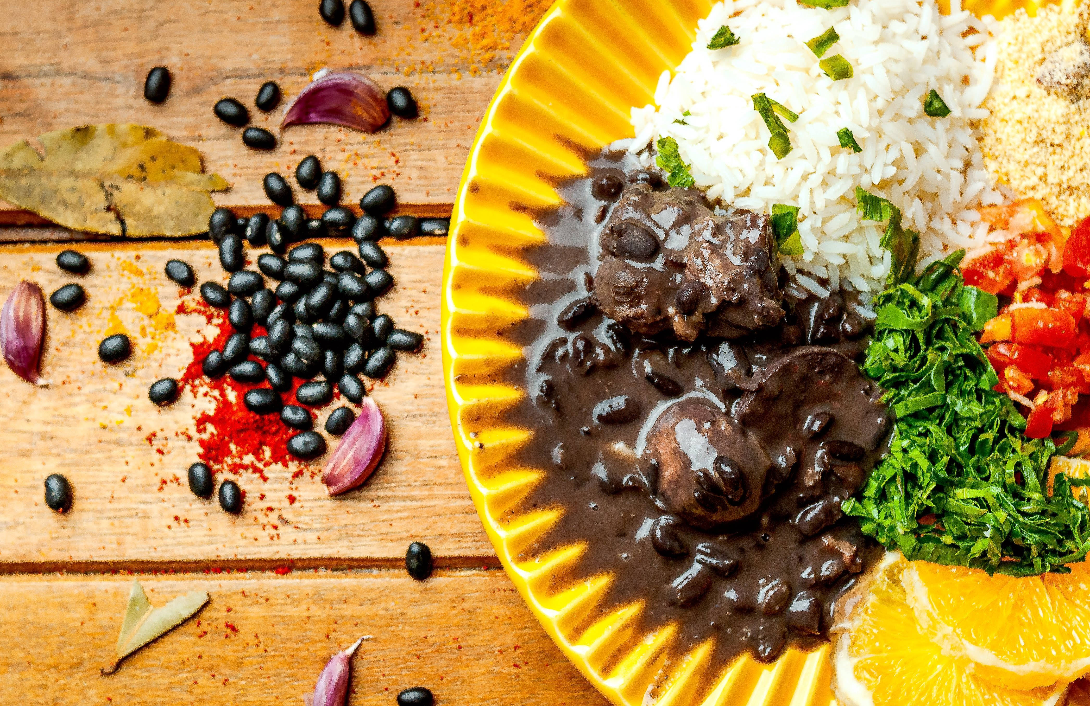 Feijoada, yellow plate, black bean stew, 4K Desktop Wallpaper