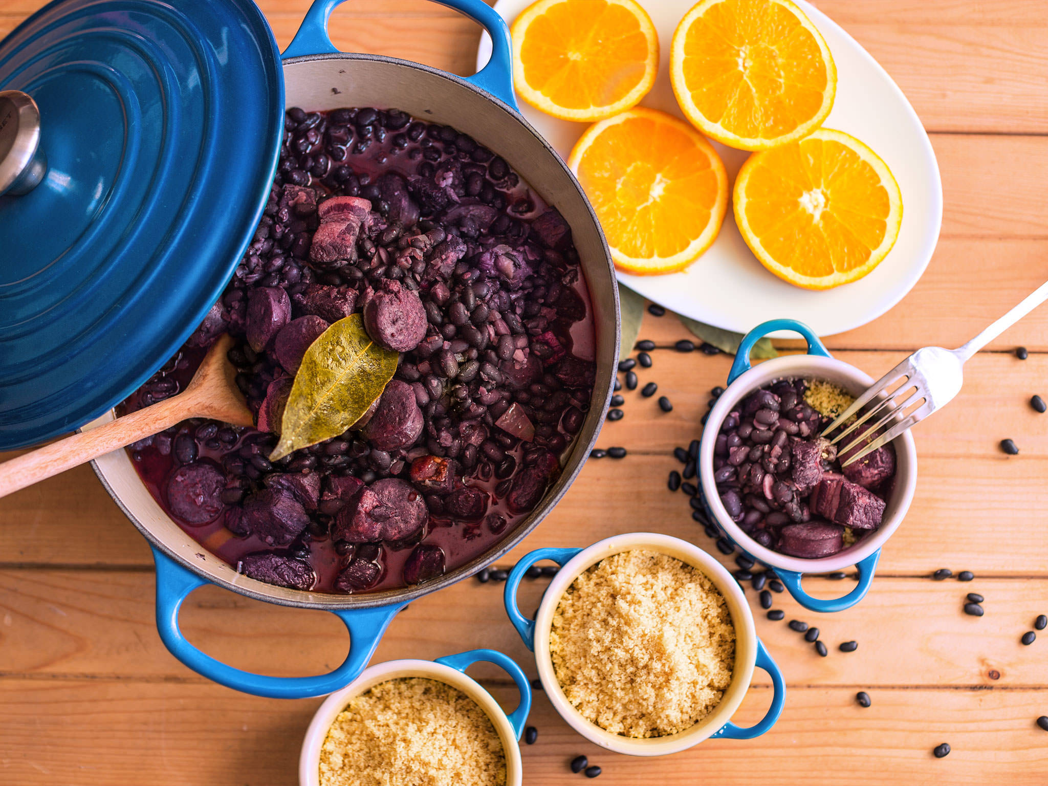 Feijoada, blue casserole, Dutch oven, Full HD Desktop Wallpaper