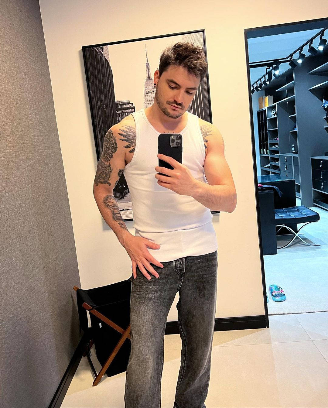 Felipe Neto, mirror selfie, white tank top, HD Phone Wallpaper
