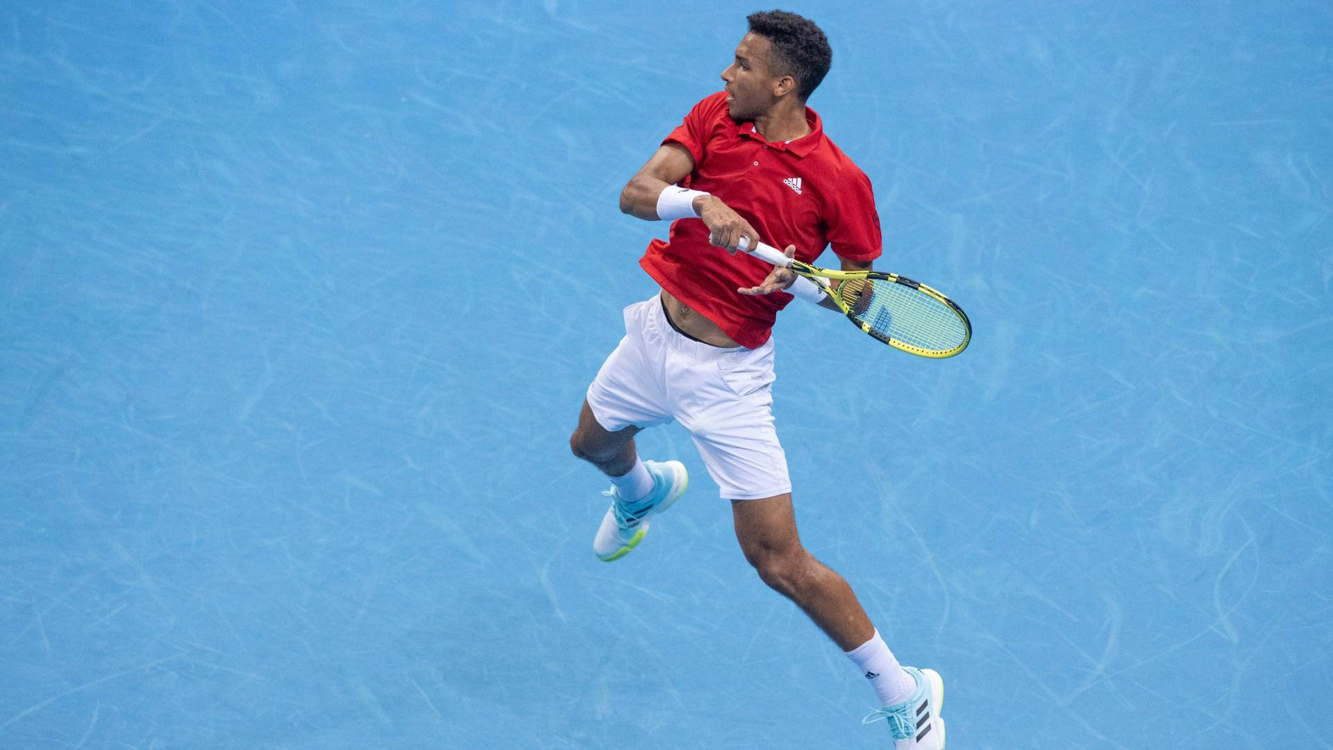 Felix Auger Aliassime, red shirt, white shorts, Full HD Desktop Wallpaper