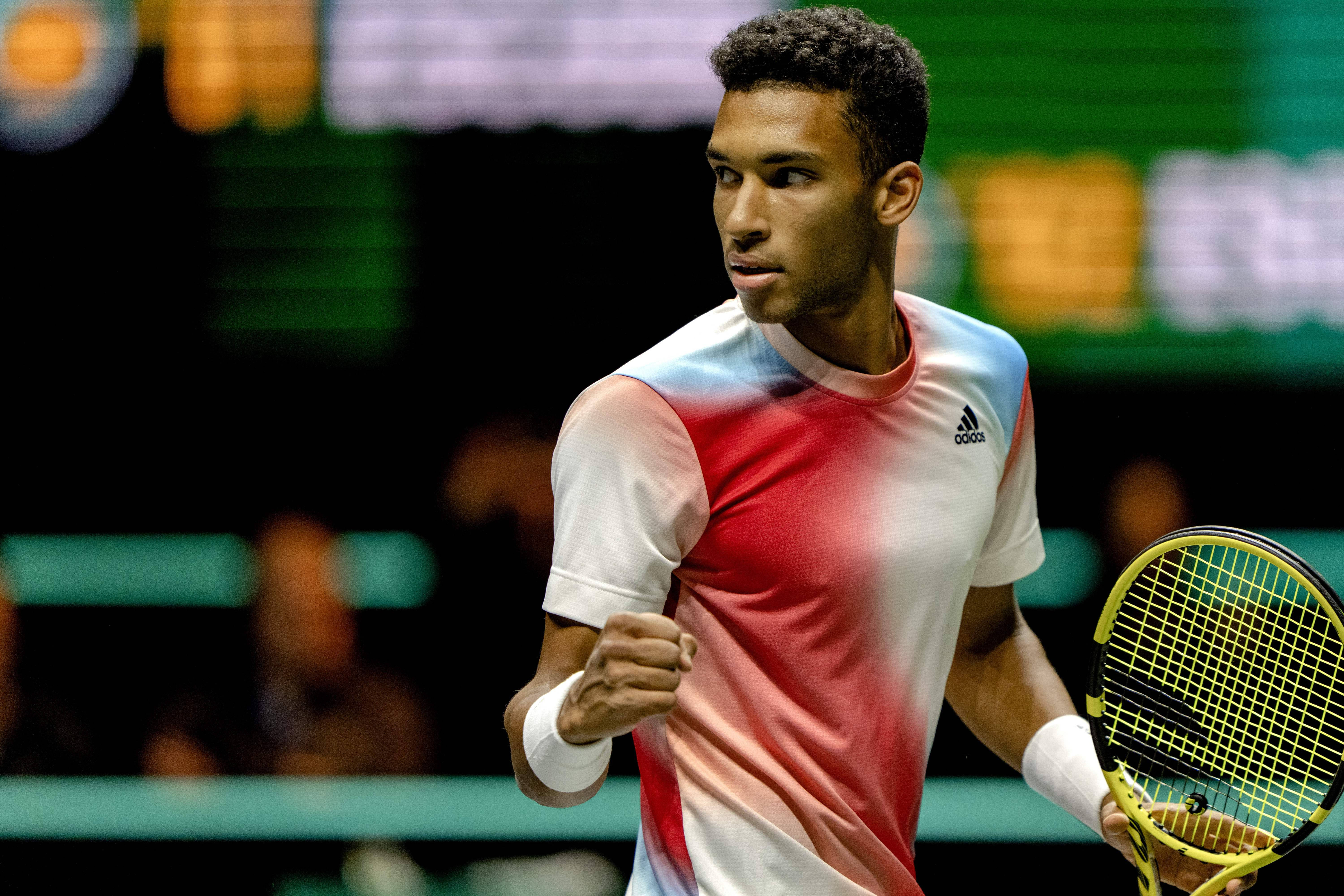 Felix Auger Aliassime, red white and blue shirt, yellow racket, 5K Desktop Wallpaper