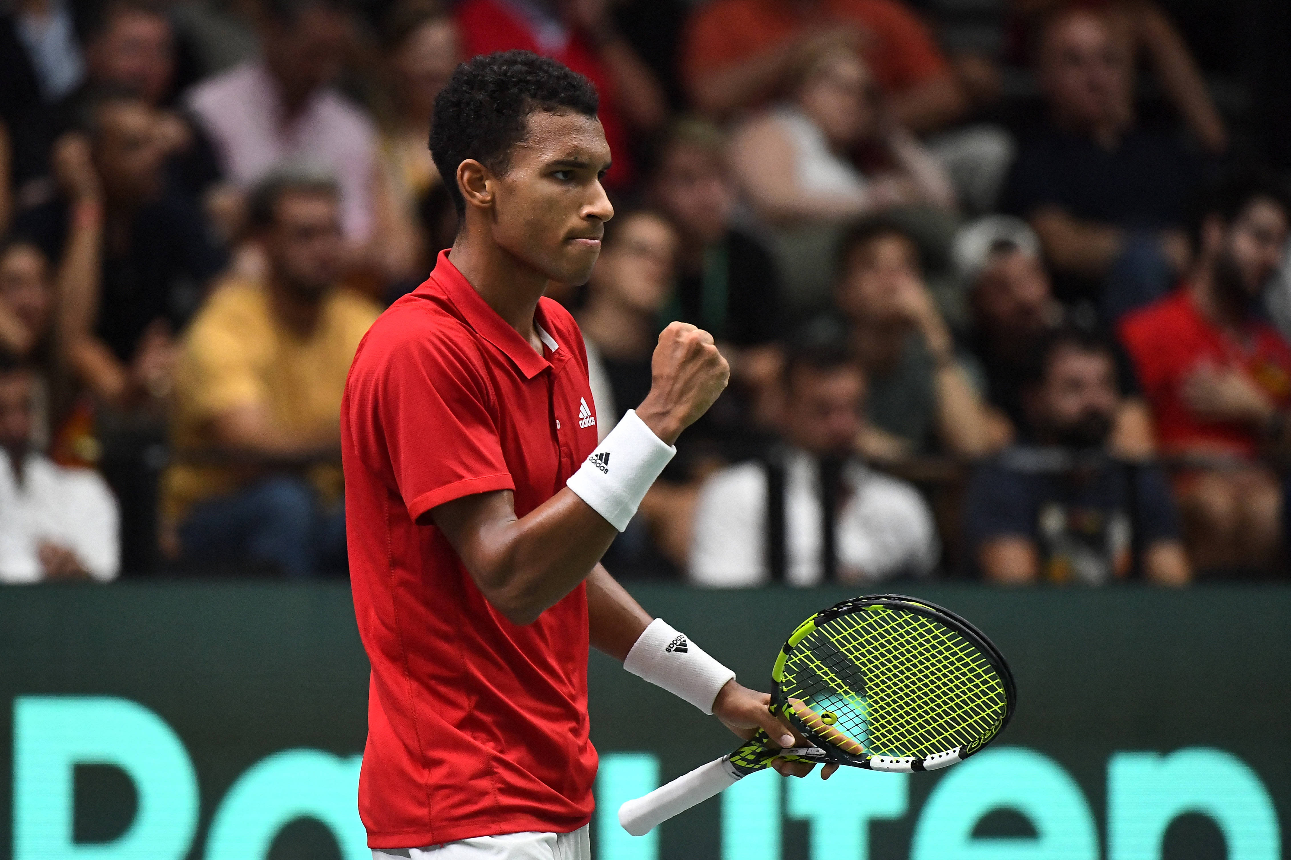 Felix Auger Aliassime, red shirt, racket, 4K Desktop Wallpaper