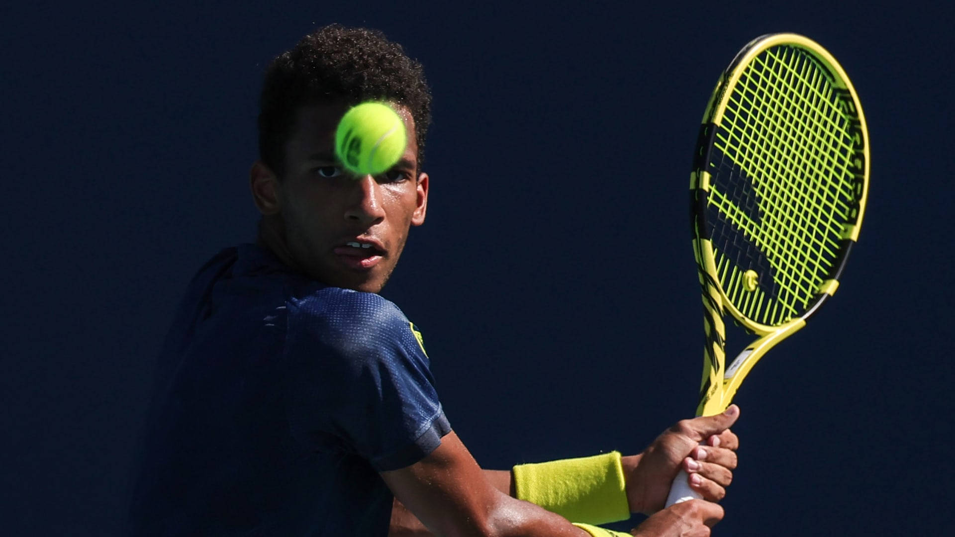 Felix Auger-Aliassime, blue shirt, bright yellow tennis ball, Full HD Desktop Wallpaper