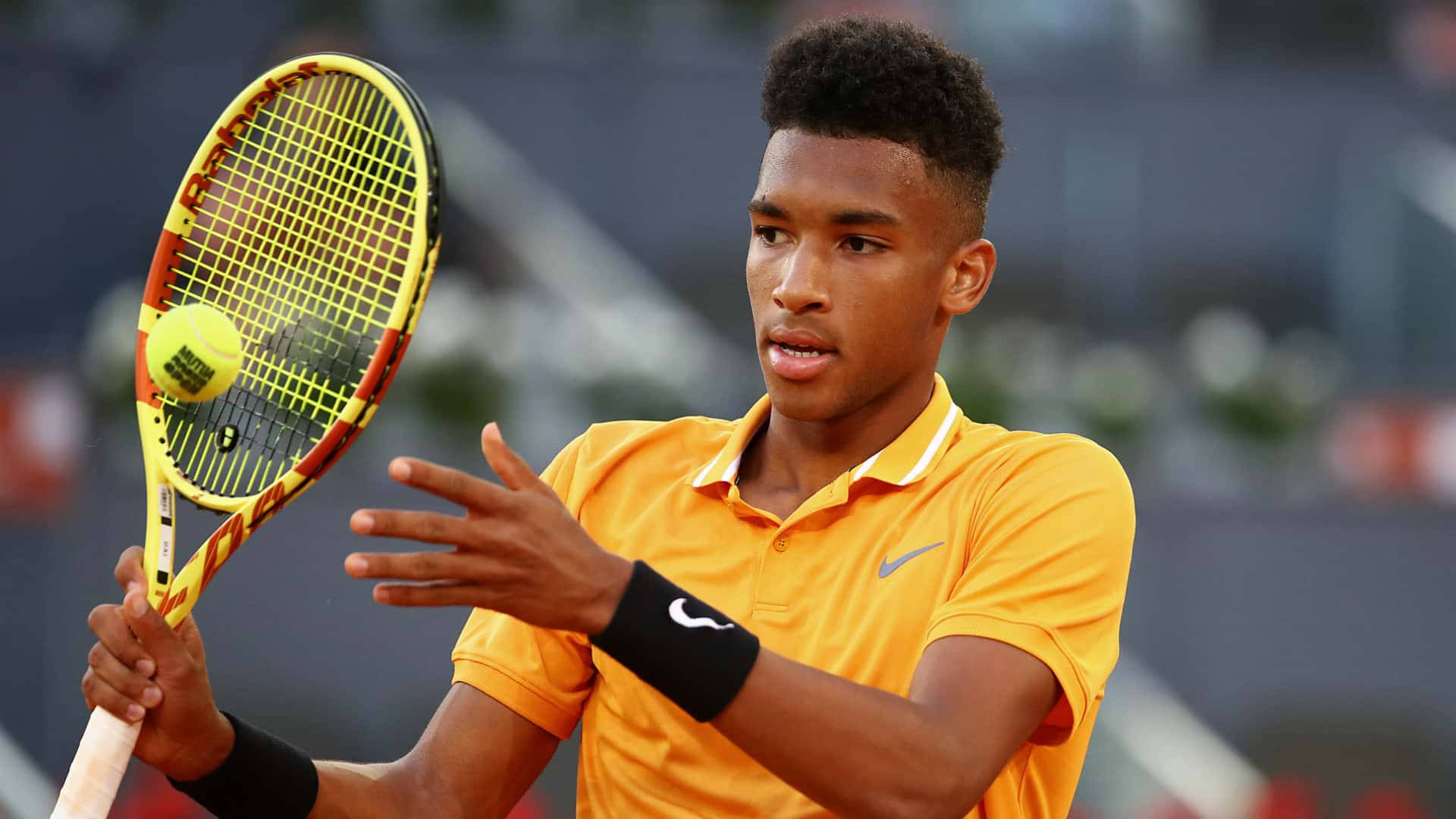 Felix Auger Aliassime, yellow Nike shirt, tennis player, Full HD Desktop Wallpaper