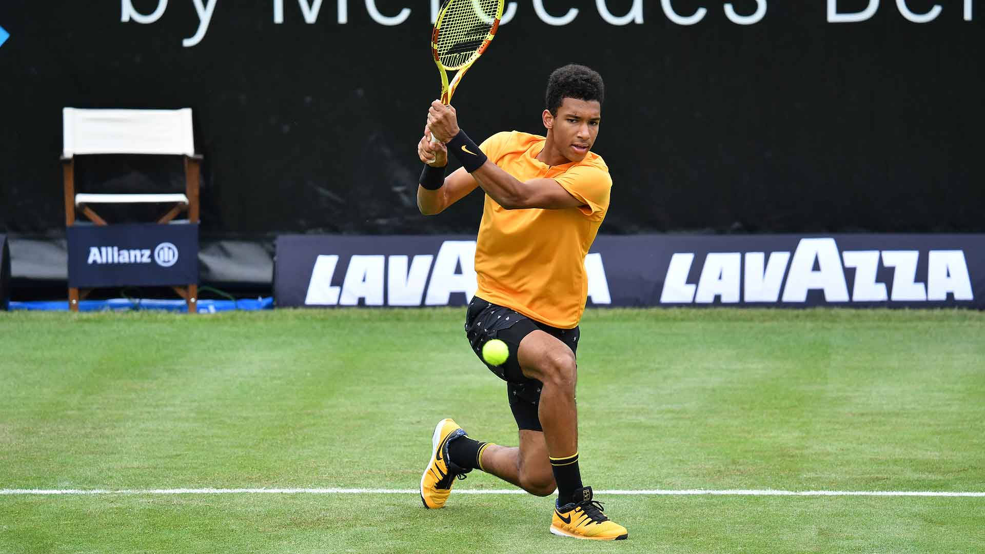 Felix Auger-Aliassime, orange shirt, black shorts, Full HD Desktop Wallpaper