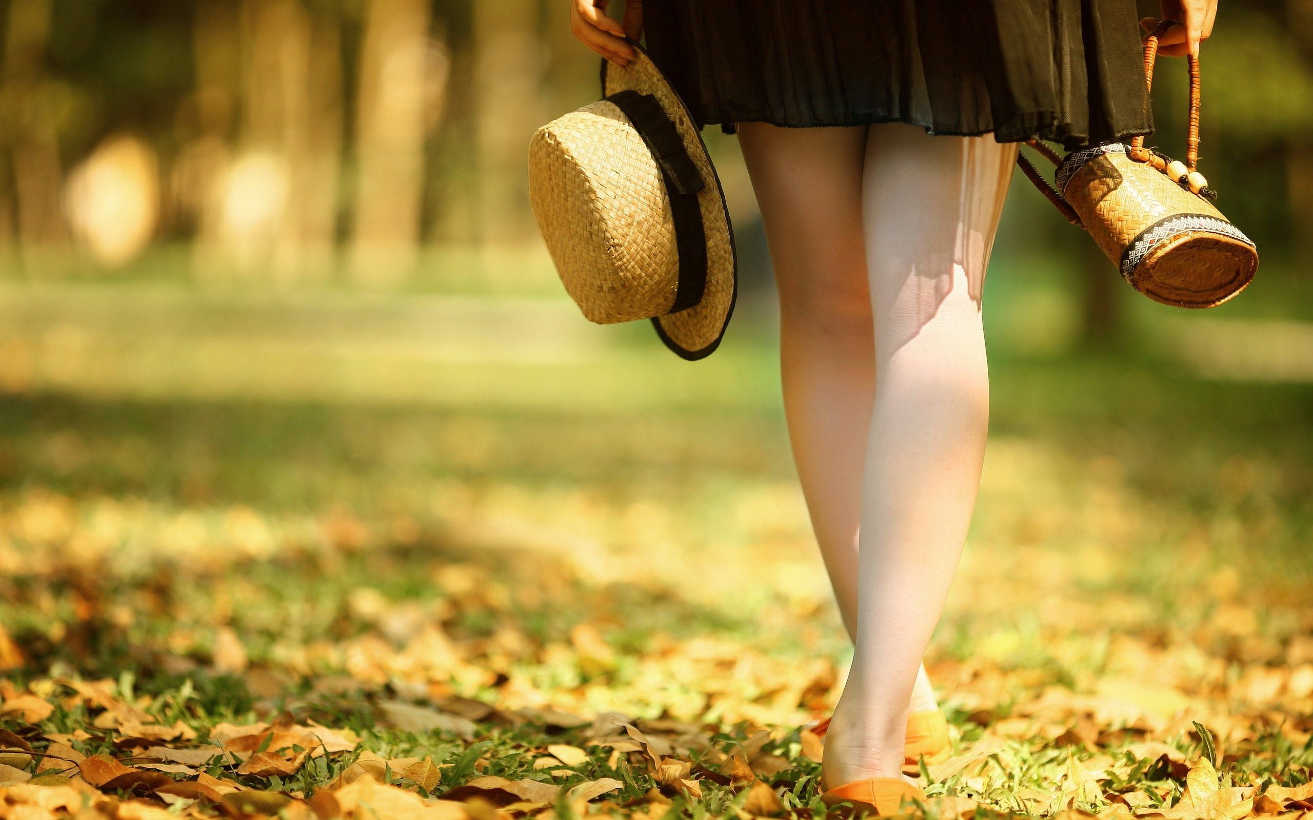 sunlit park, white tights, straw hat, 2K Desktop Wallpaper