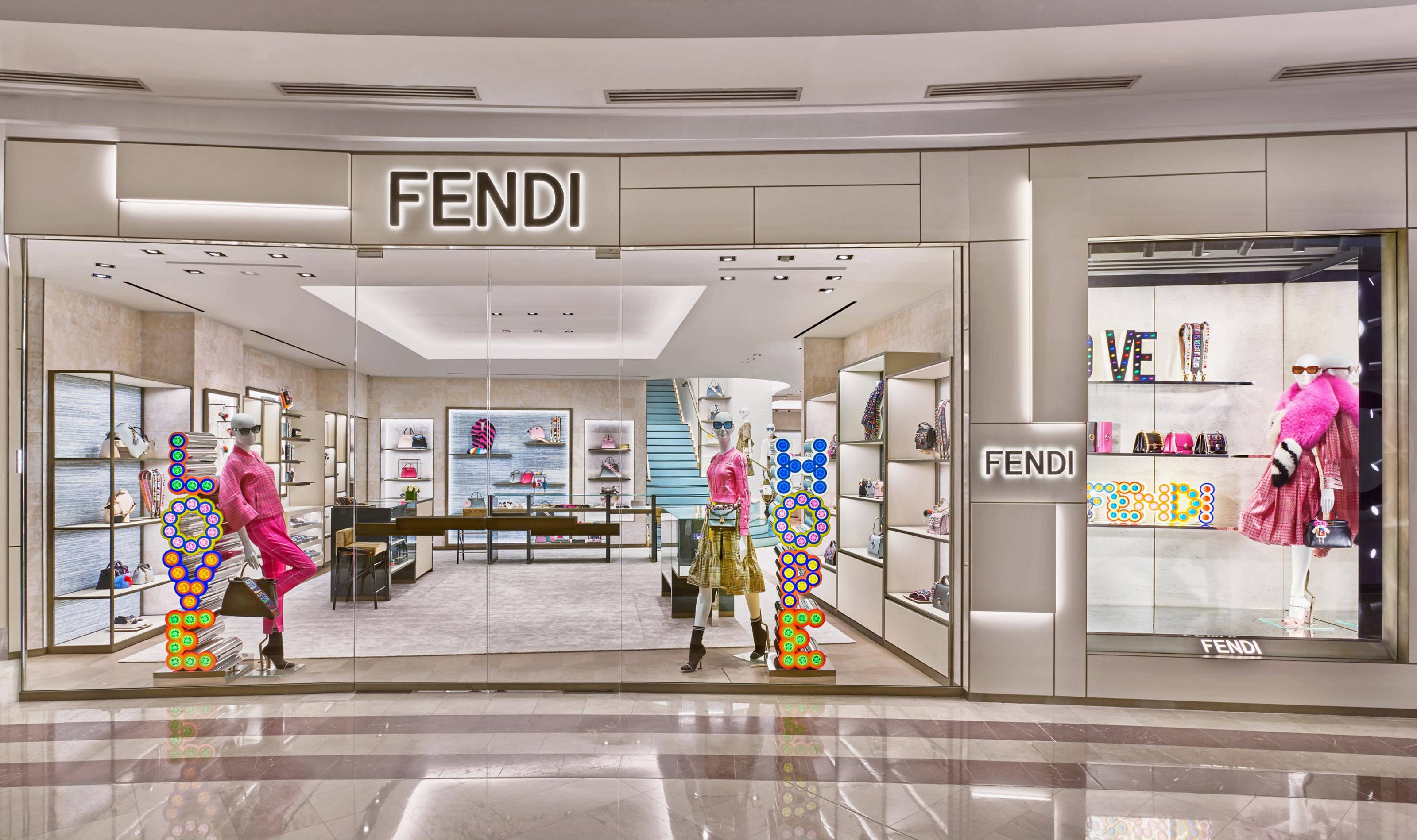 Fendi, flagship store, mannequins, 2K Desktop Wallpaper