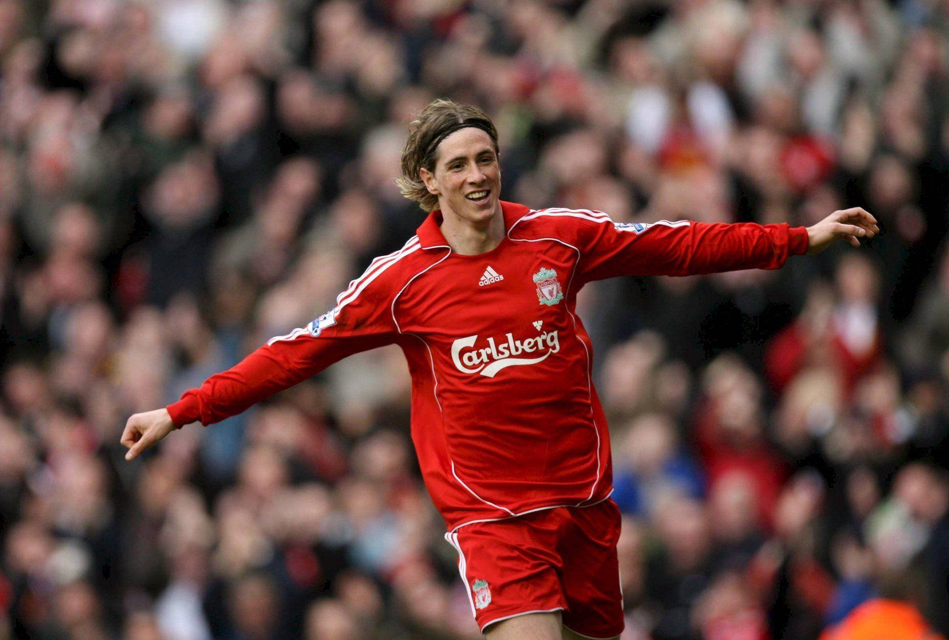 Fernando Torres, red Liverpool jersey, blurred crowd, Full HD Desktop Wallpaper