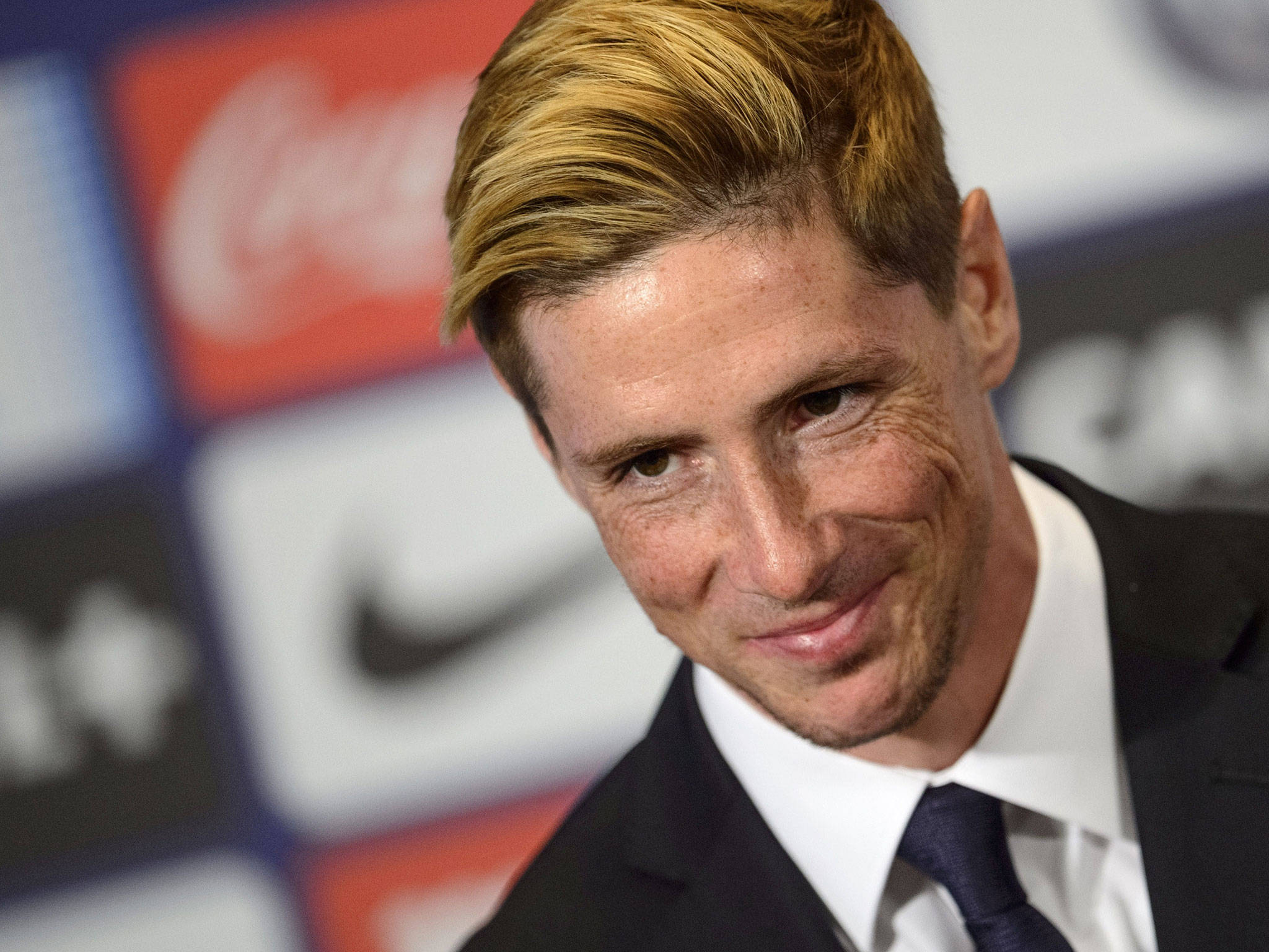 Fernando Torres, tuxedo suit, blond hair, Full HD Desktop Wallpaper