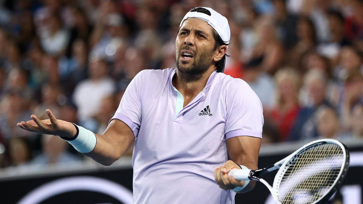 Fernando Verdasco, light purple shirt, white cap, SD Desktop Wallpaper