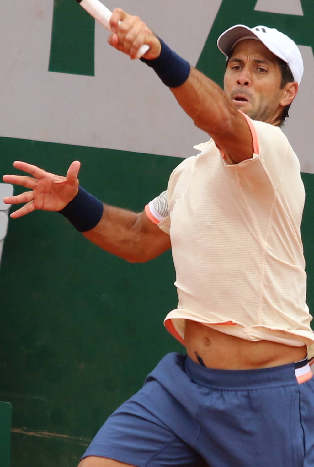 Fernando Verdasco, clay court, mid-swing, HD Phone Wallpaper