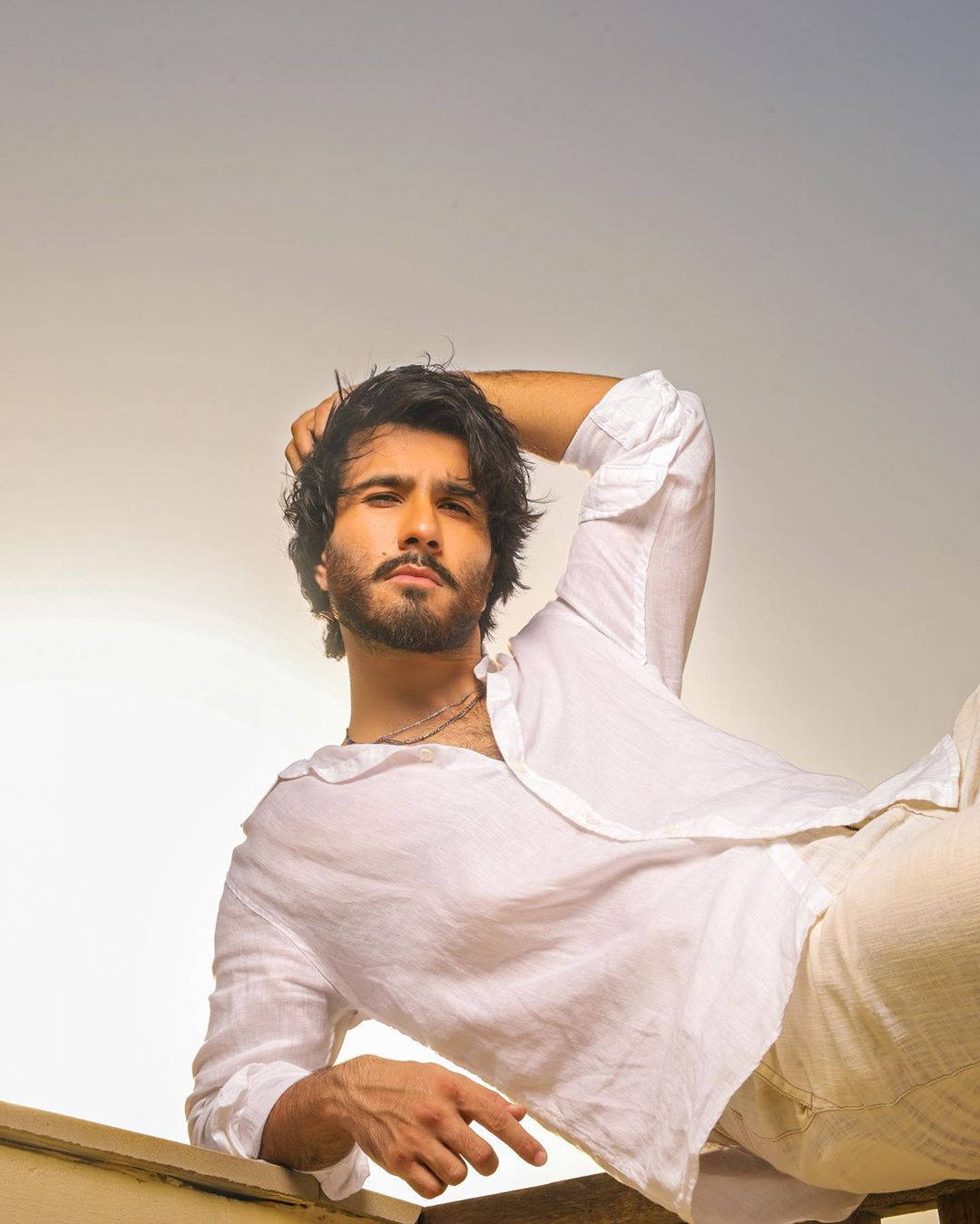 Feroz Khan, white shirt, bright sky, HD Phone Wallpaper