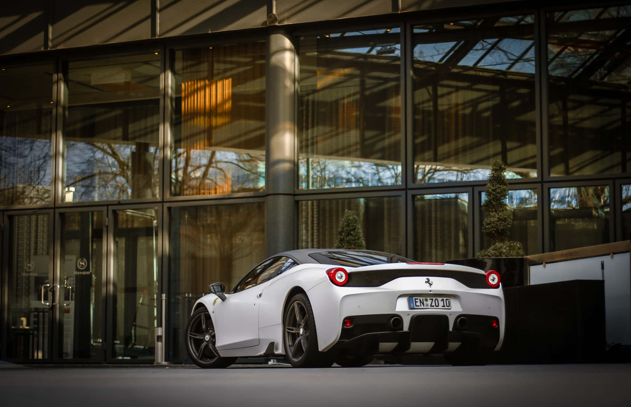 Ferrari 458 Speciale, white, modern glass building, Full HD Desktop Wallpaper