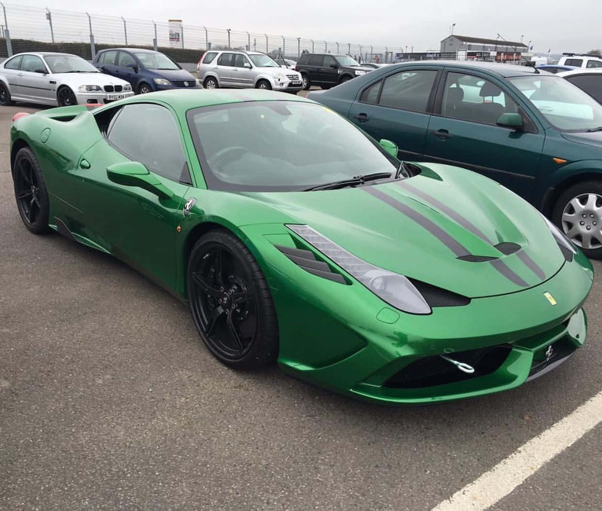 Ferrari 458 Speciale, vibrant green, black racing stripes, SD Desktop Wallpaper
