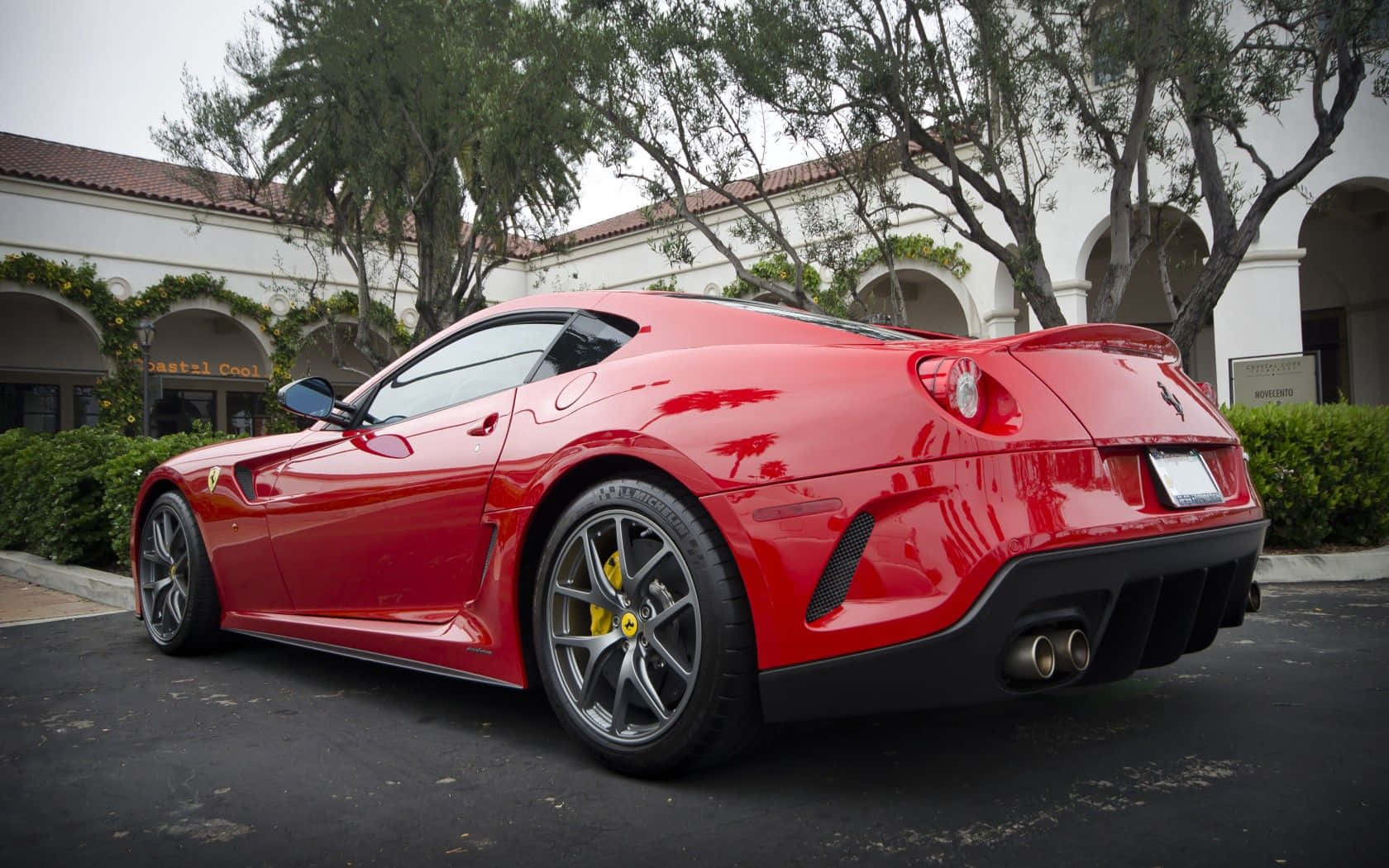 Ferrari 599 GTB Fiorano, glossy red, parked outdoors, HD Desktop Wallpaper