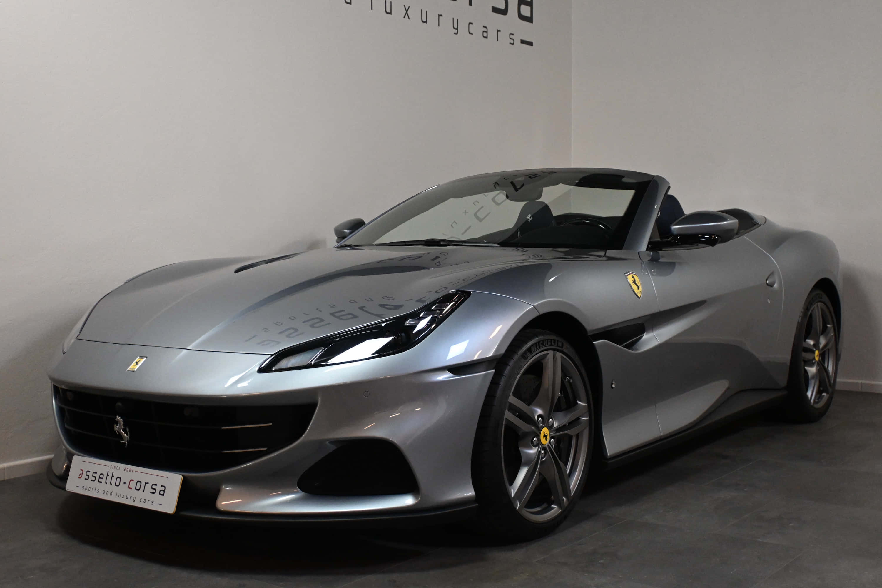 Ferrari Portofino, silver, polished curves, 2K Desktop Wallpaper