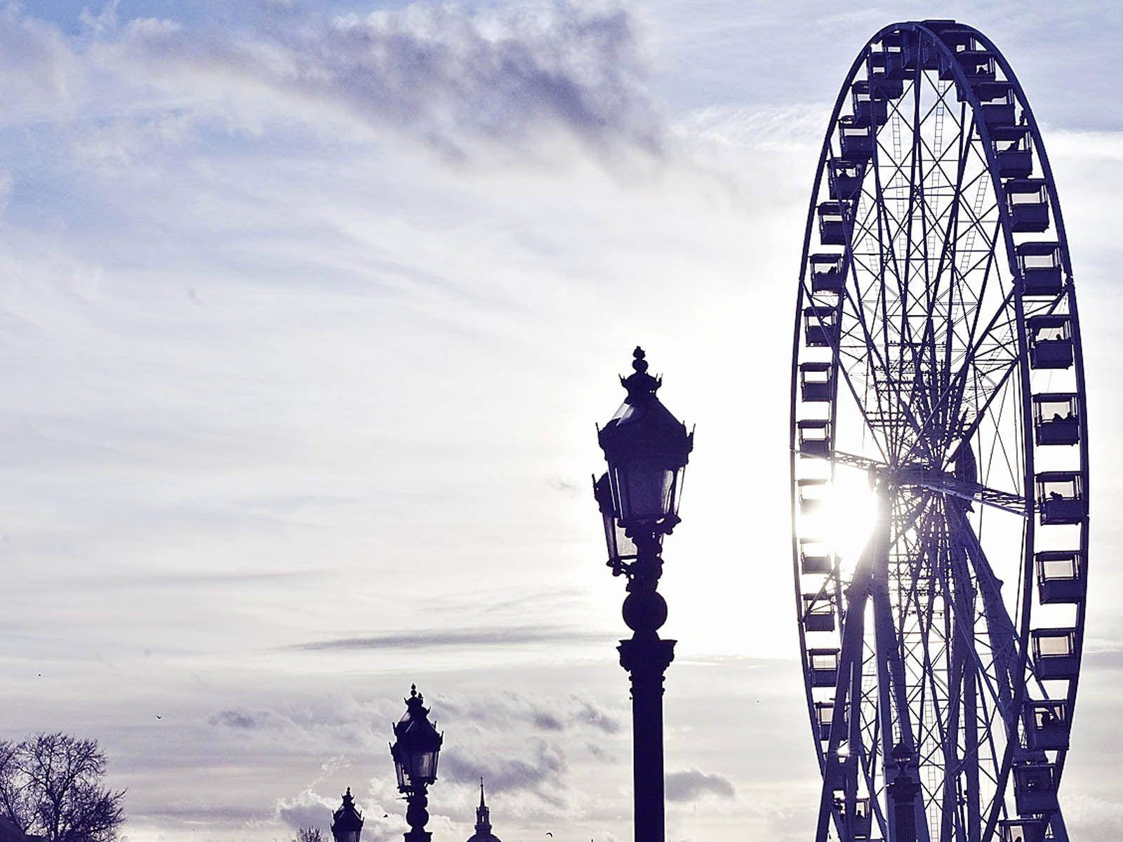 Ferris wheel, lampposts, bright sky, HD Desktop Wallpaper