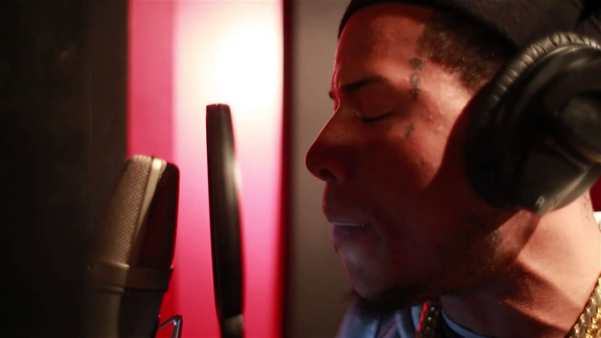 Fetty Wap, studio microphone, glowing red wall, Full HD Desktop Wallpaper