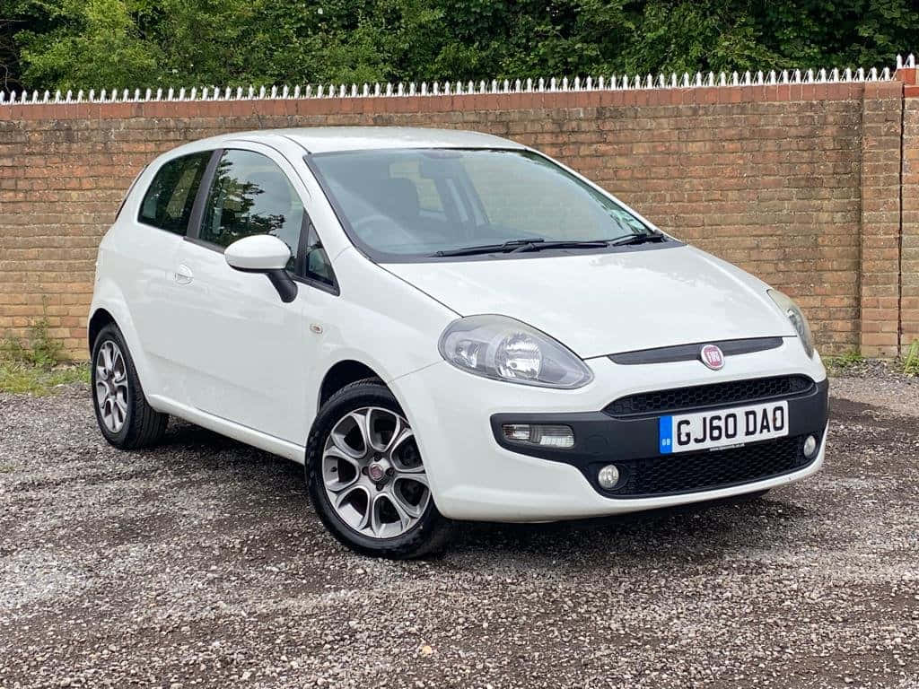 Fiat Punto, white, gravel, SD Desktop Wallpaper