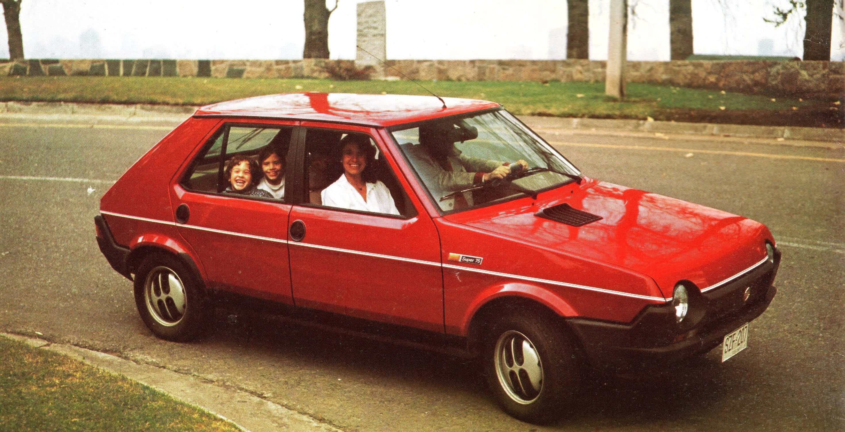 Fiat Ritmo, vibrant red, vintage hatchback, 2K Desktop Wallpaper