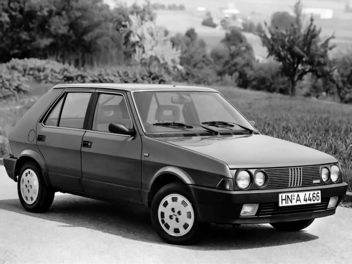Fiat Ritmo, rural road, trees, SD Desktop Wallpaper