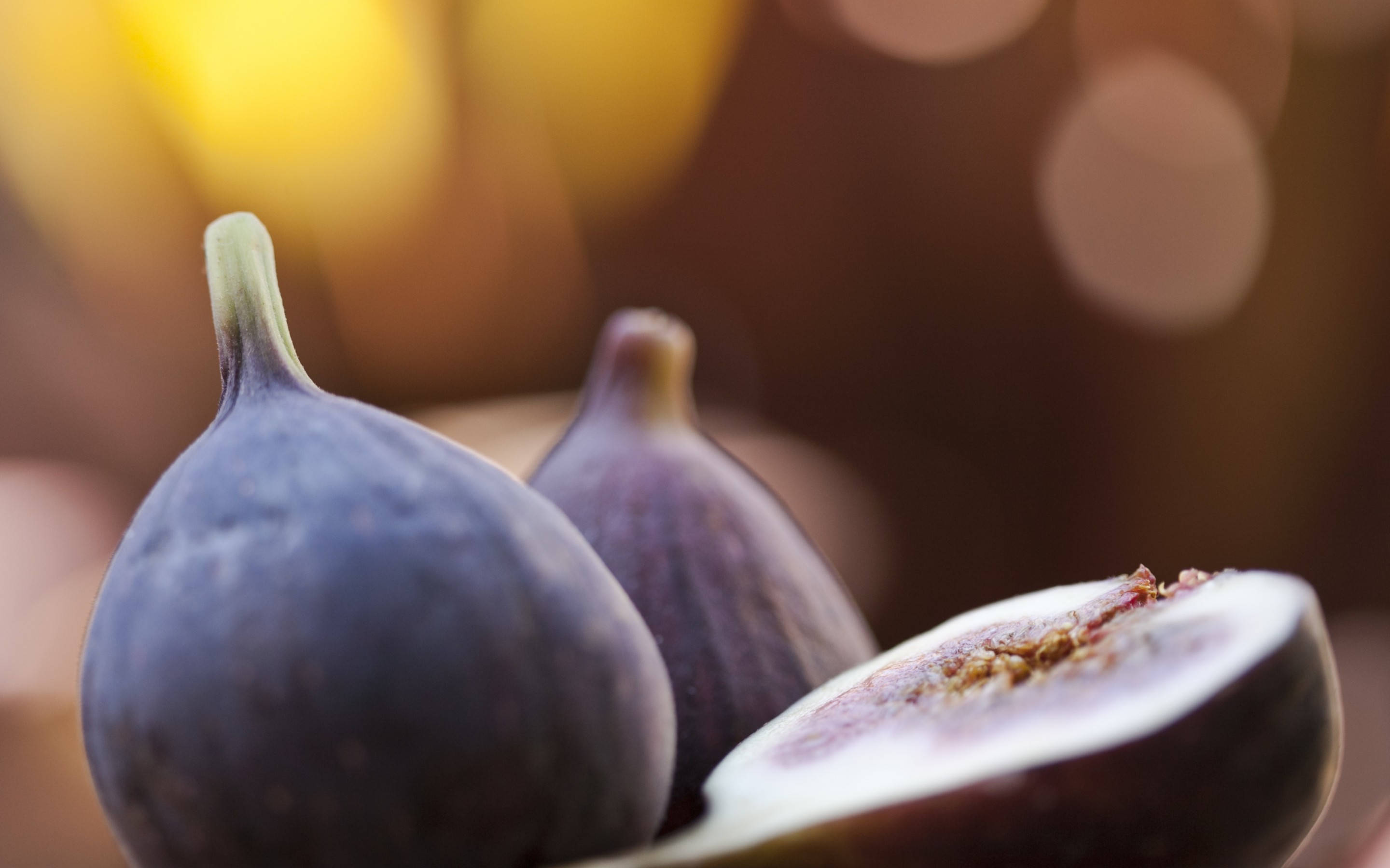 figs, purple figs, sliced open, 2K Desktop Wallpaper