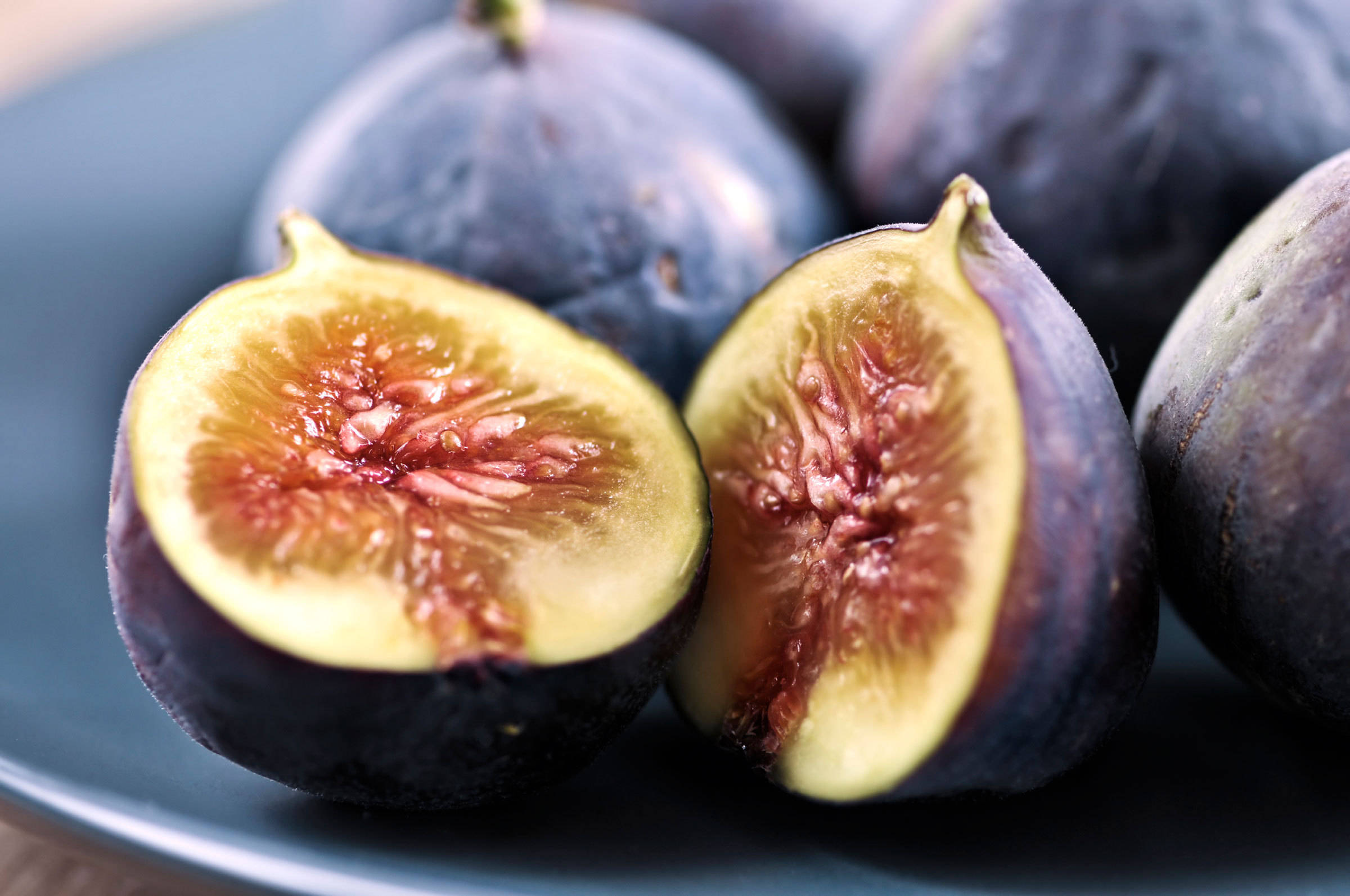 sliced figs, blue plate, juicy pink and yellow interior, Full HD Desktop Wallpaper