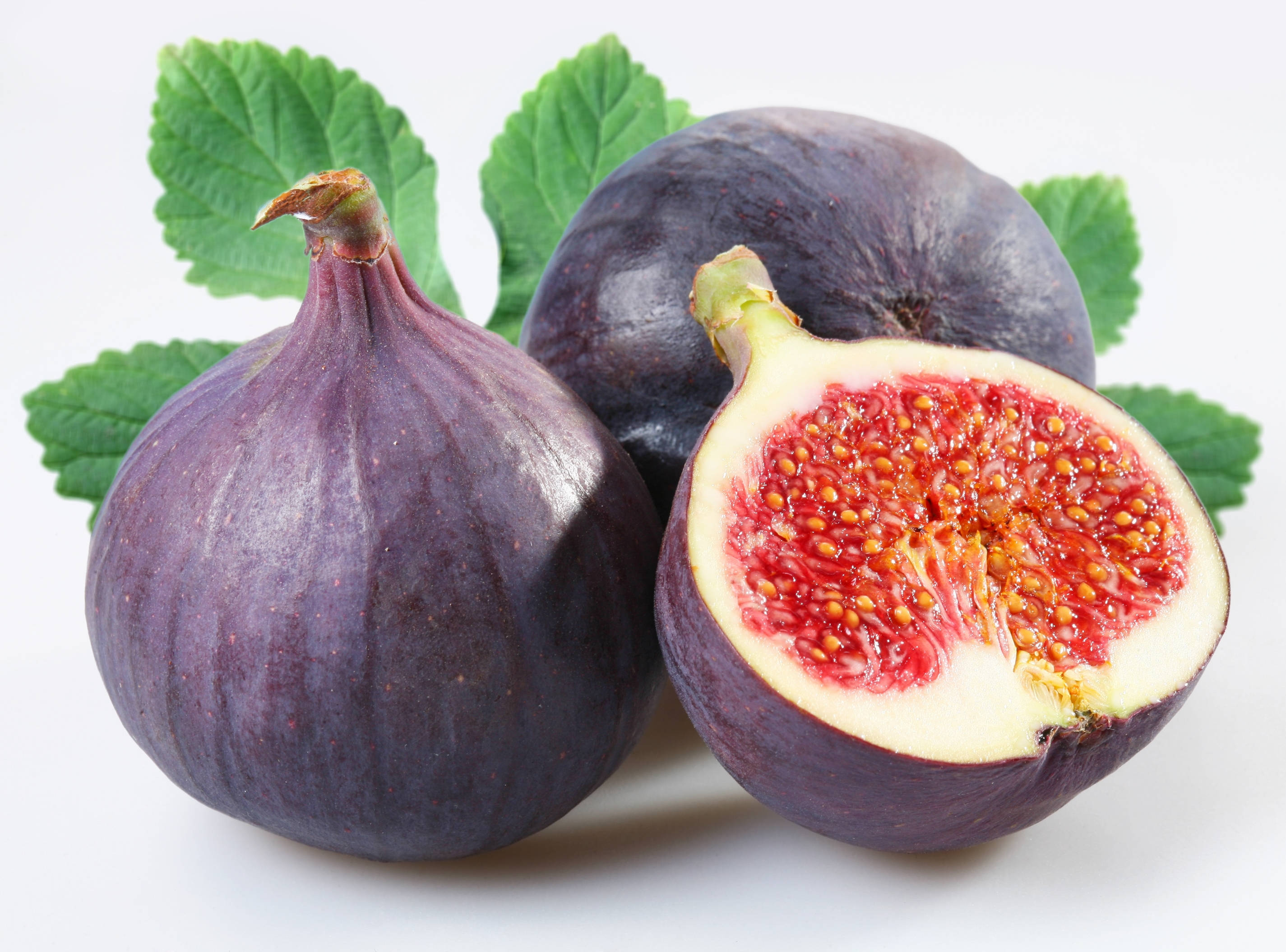 purple figs, juicy red seeds, creamy flesh, 2K Desktop Wallpaper