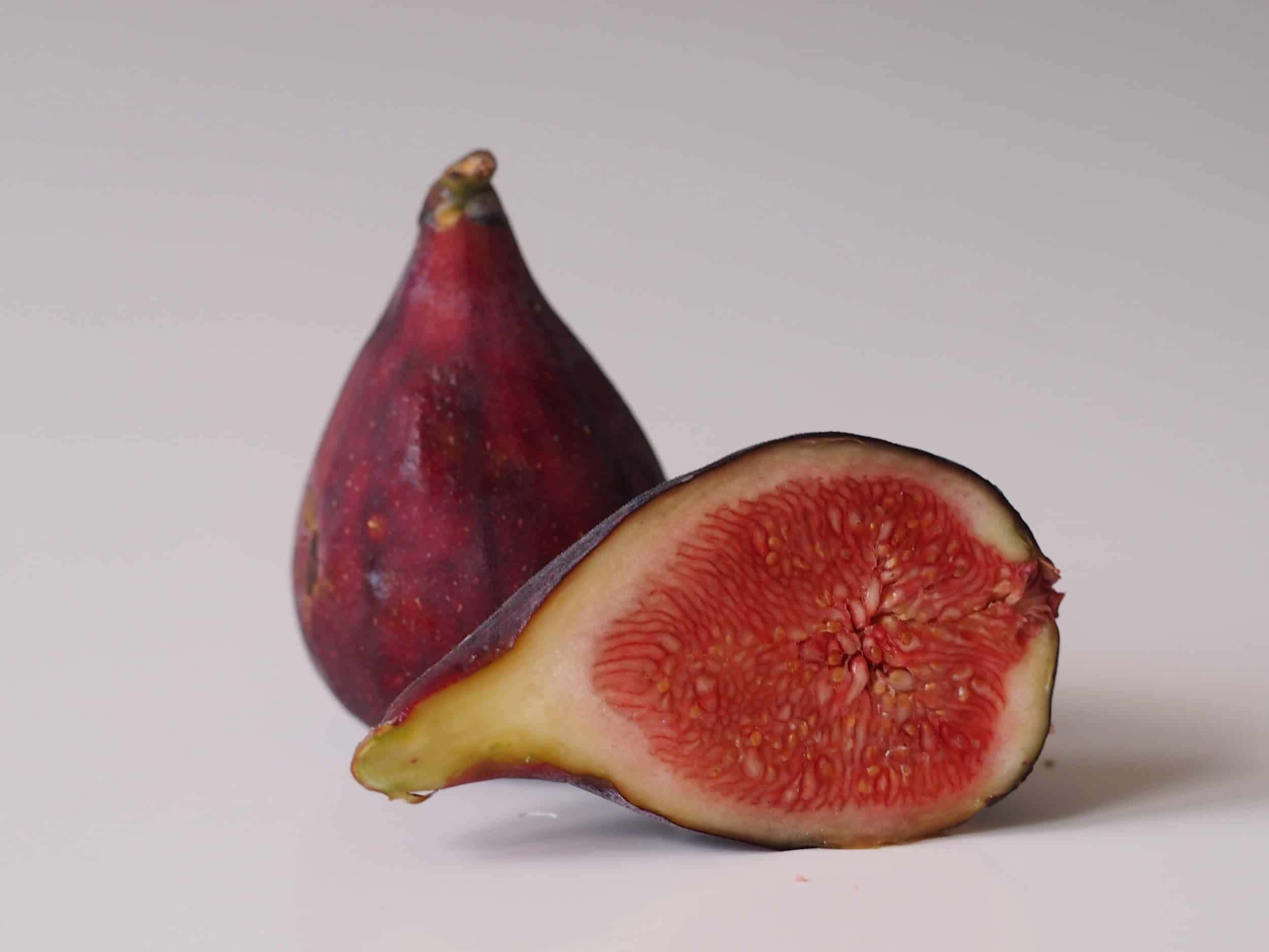 fresh fig, half cut fig, deep purple fig, Full HD Desktop Wallpaper