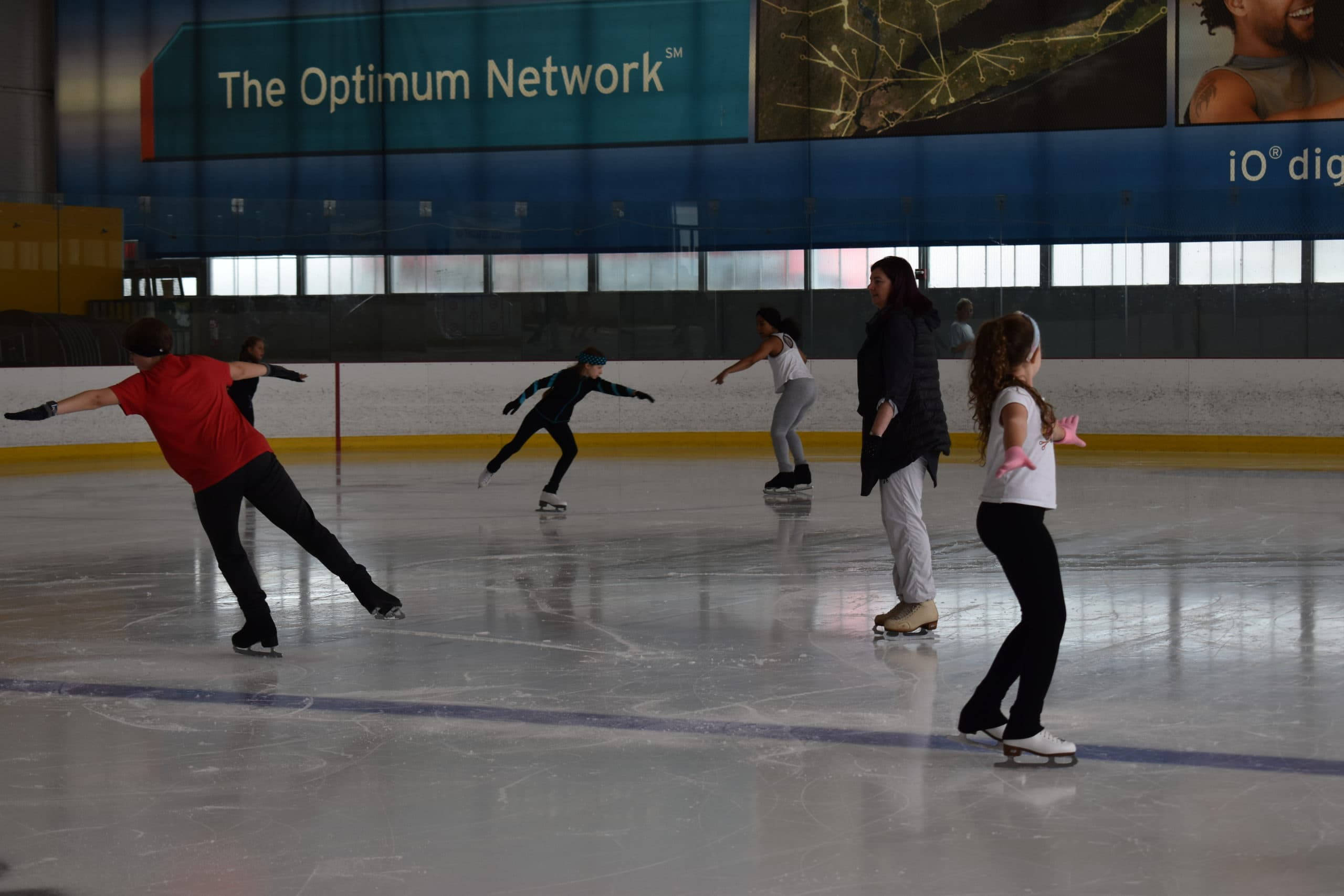 Figure Skating Program For Kids, indoor ice rink, bright overhead lights, 2K Desktop Wallpaper