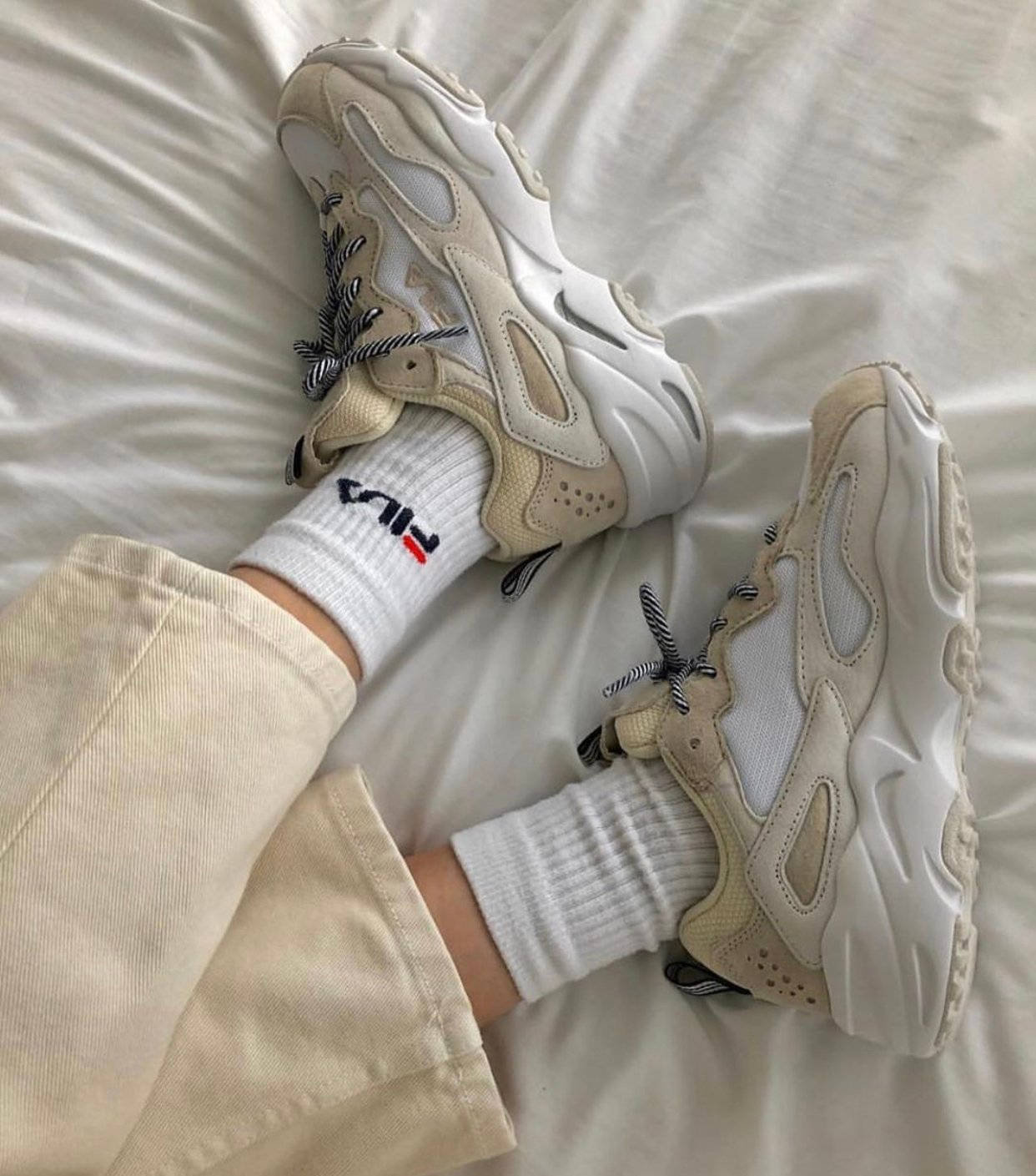 Fila, beige and white chunky sneakers, striped laces, HD Phone Wallpaper