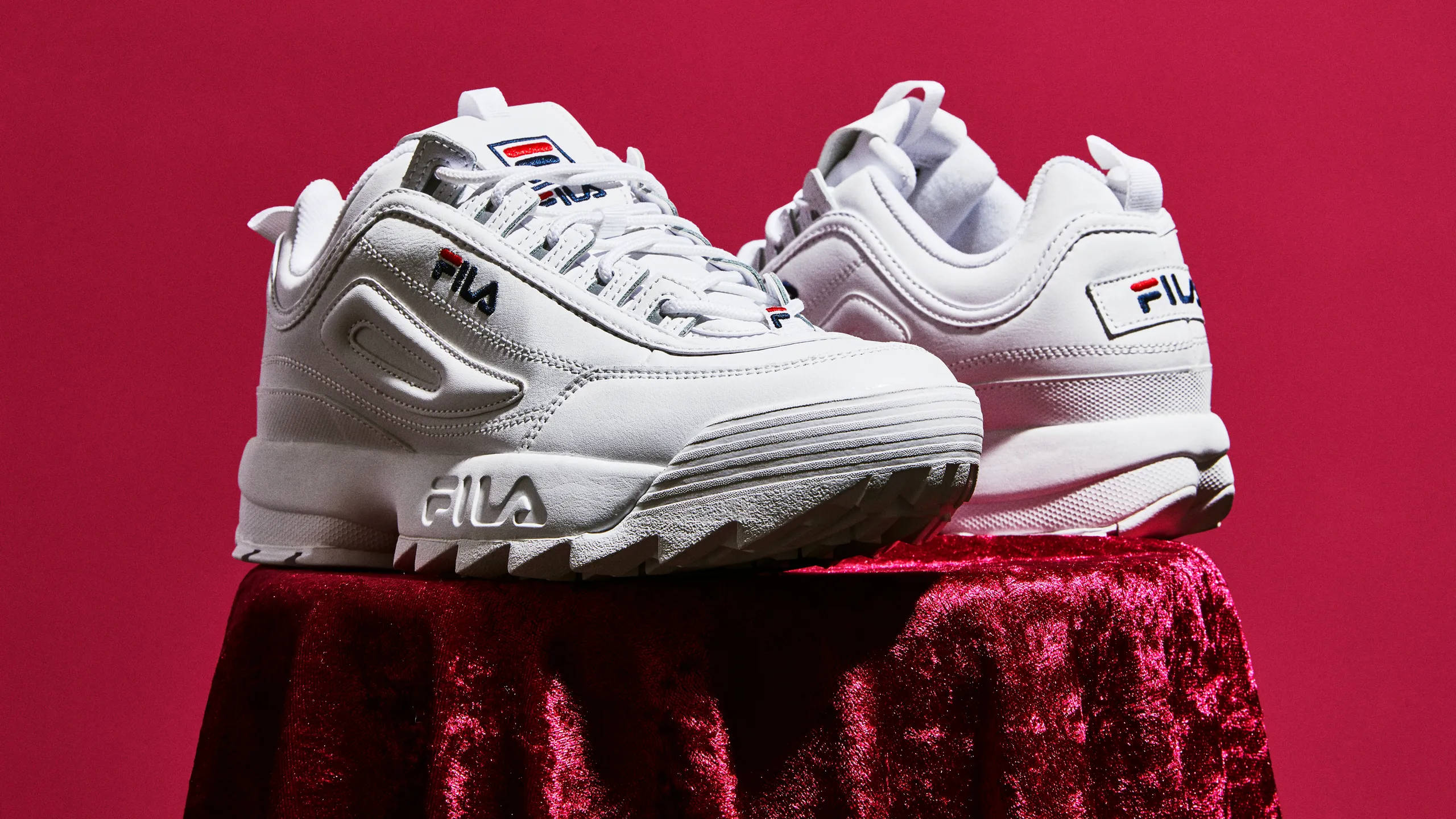 Fila, white sneakers, red accents, 2K Desktop Wallpaper
