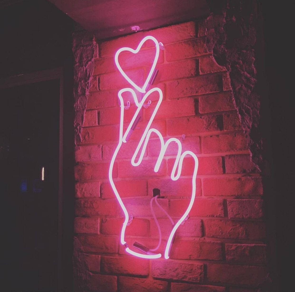 red aesthetic neon finger heart, glowing pink neon sign, hand making a heart gesture, SD Desktop Wallpaper