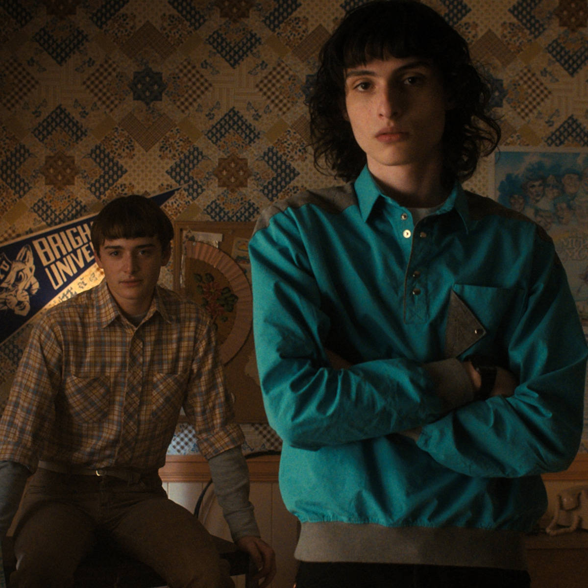 Finn Wolfhard, 1980s attire, dimly lit room, SD Desktop Wallpaper