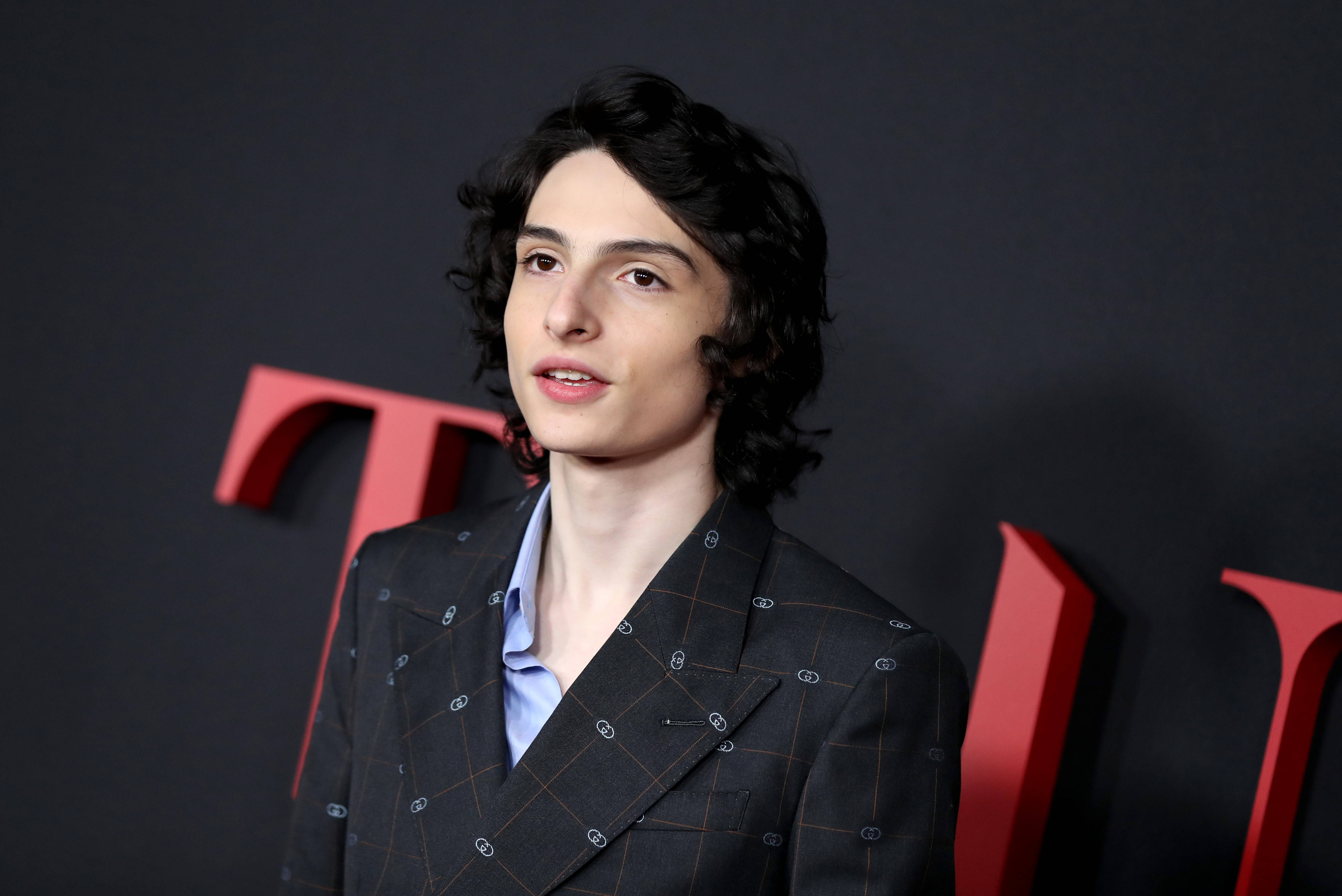 Finn Wolfhard, fancy suit, patterned suit, 4K Desktop Wallpaper