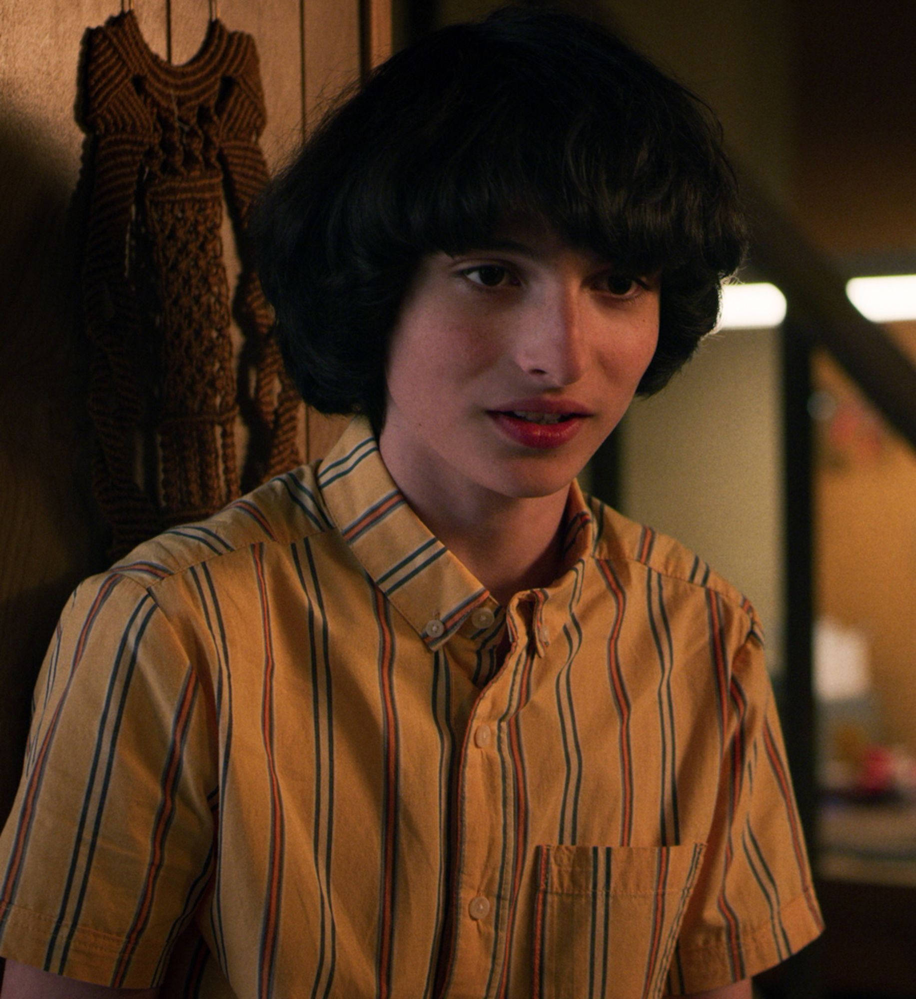 Finn Wolfhard, black bob haircut, red lips, Full HD Phone Wallpaper