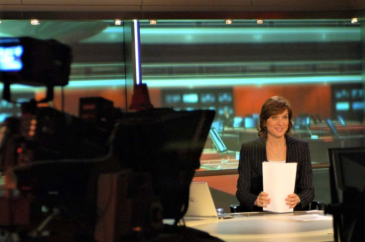 Fiona Bruce, pinstripe suit, modern studio desk, SD Desktop Wallpaper