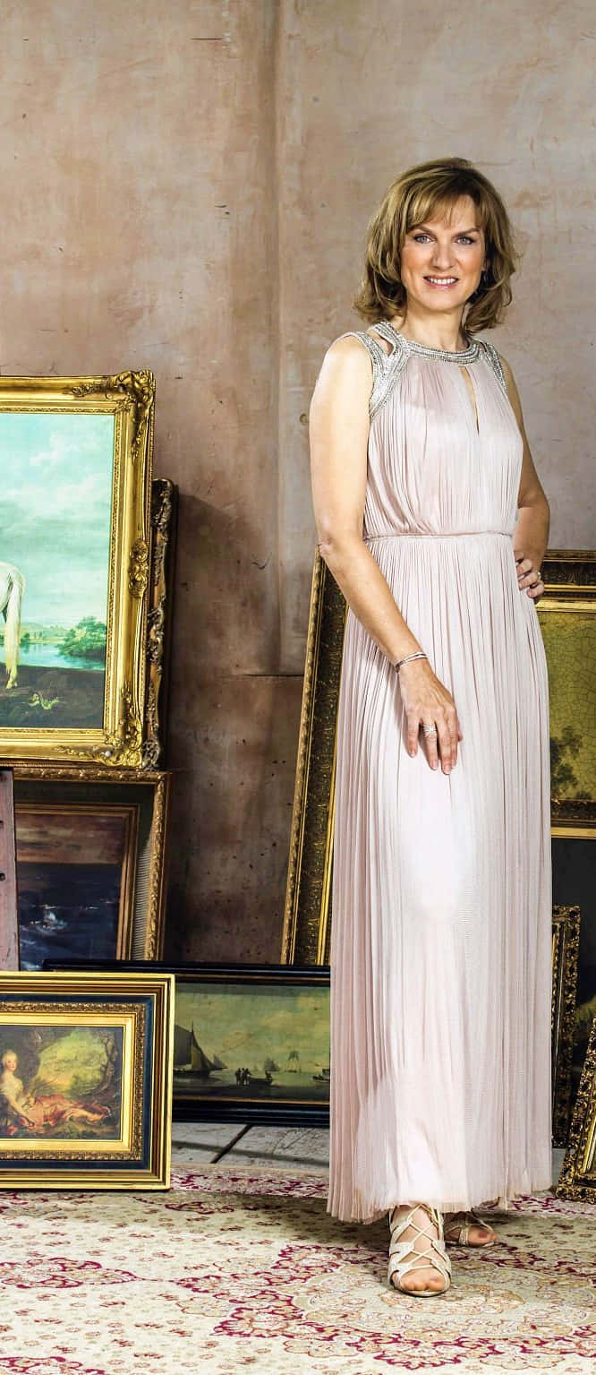 Fiona Bruce, pale pink gown, golden-framed paintings, HD Phone Wallpaper