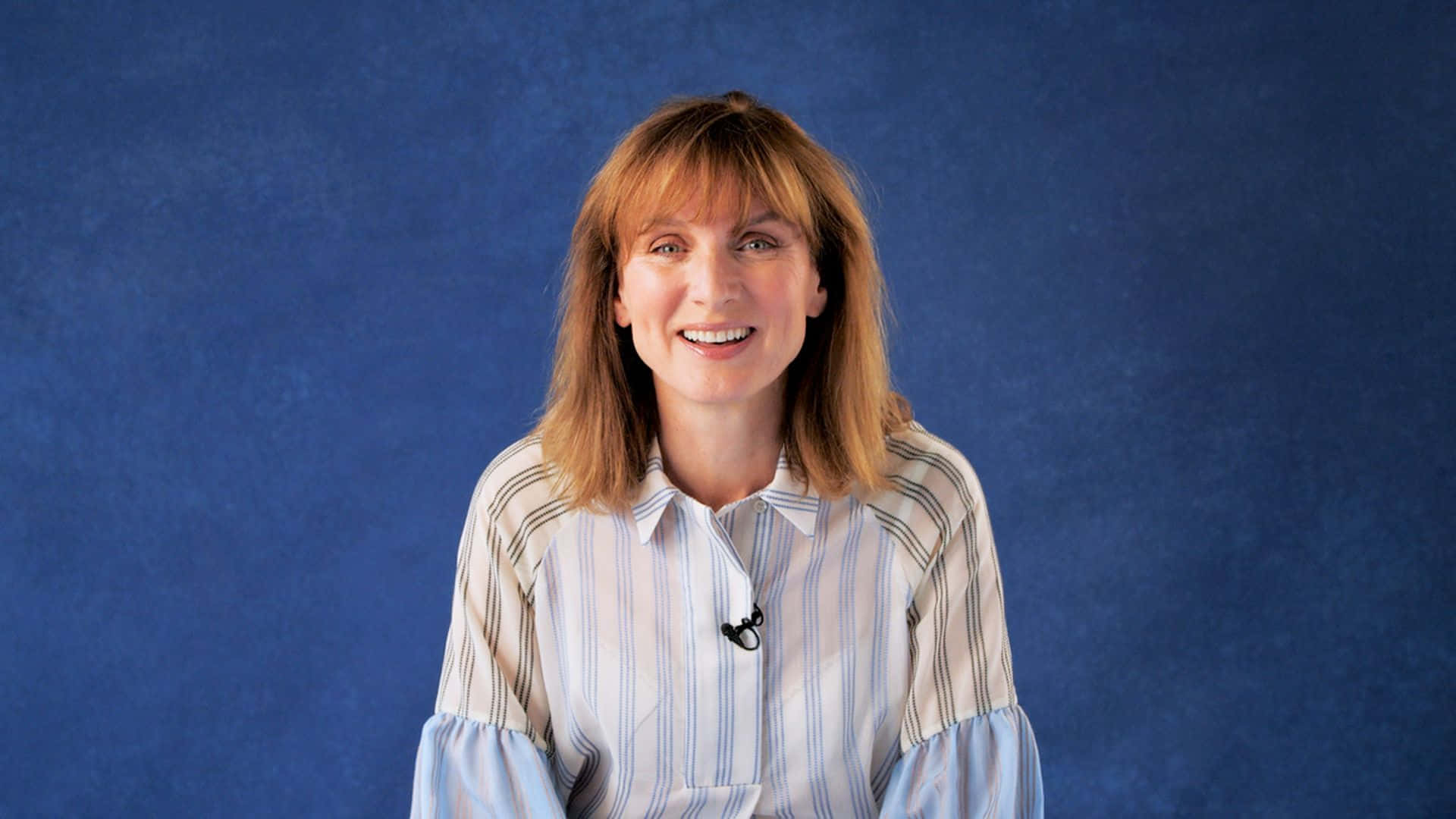 Fiona Bruce, striped blouse, textured blue studio backdrop, Full HD Desktop Wallpaper
