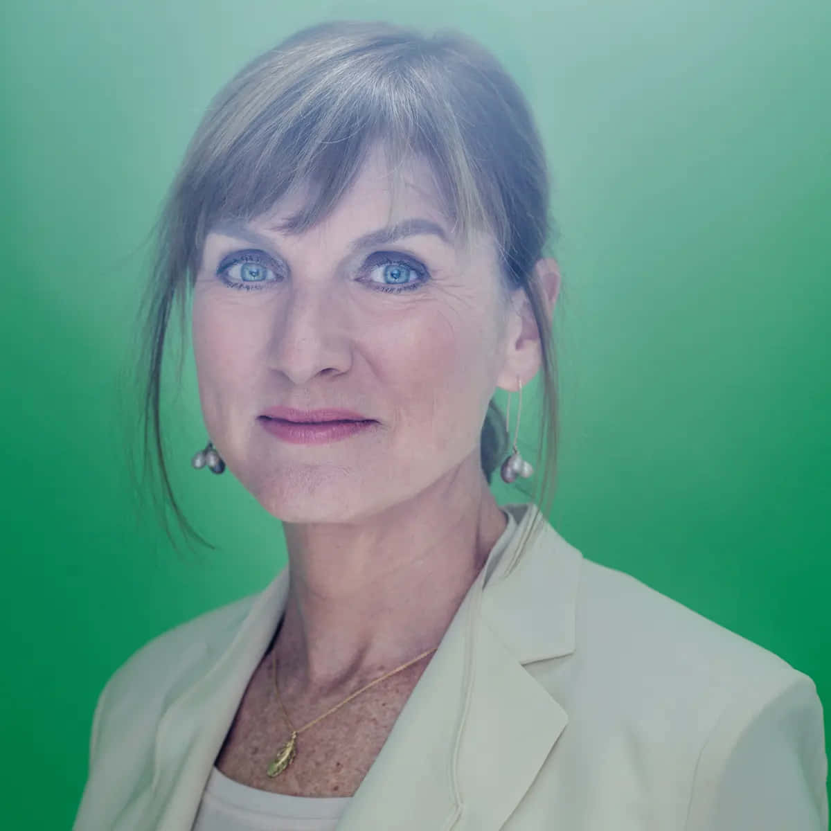 Fiona Bruce, blue eyes, silver hair, SD Desktop Wallpaper