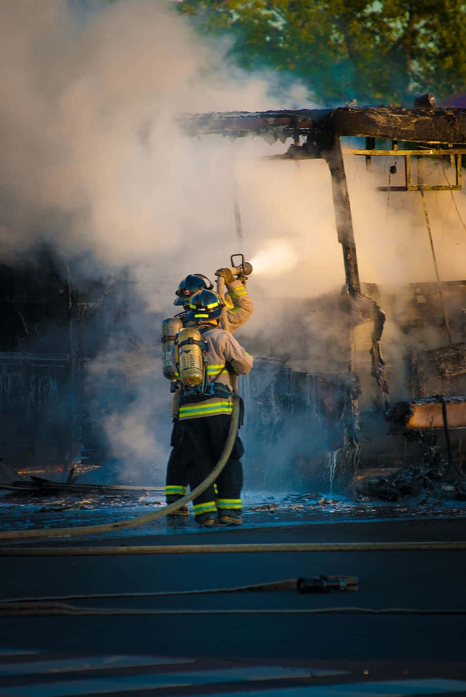 firefighter, house fire, hose, HD Phone Wallpaper