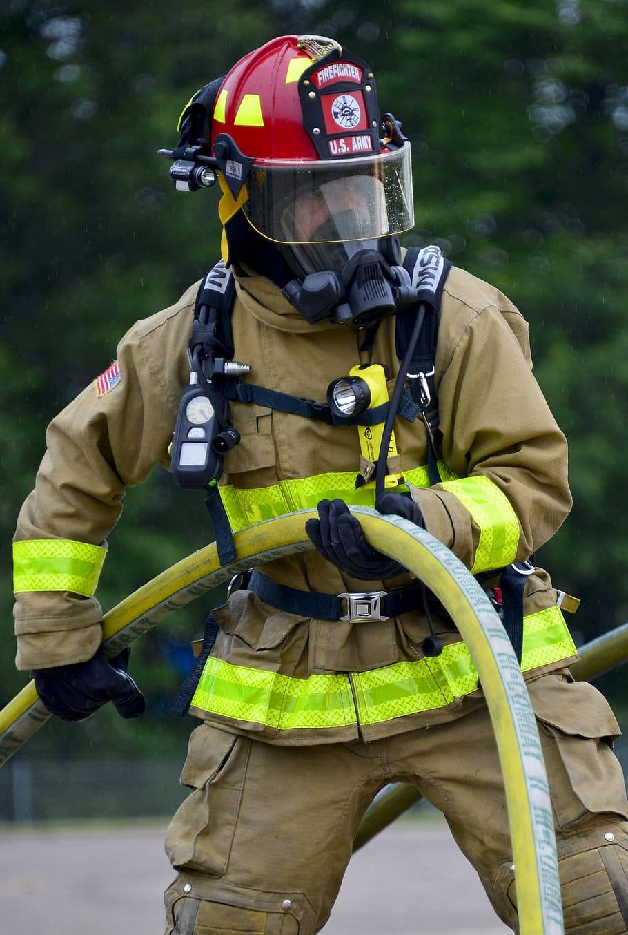 firefighter, full gear, yellow hose, HD Phone Wallpaper