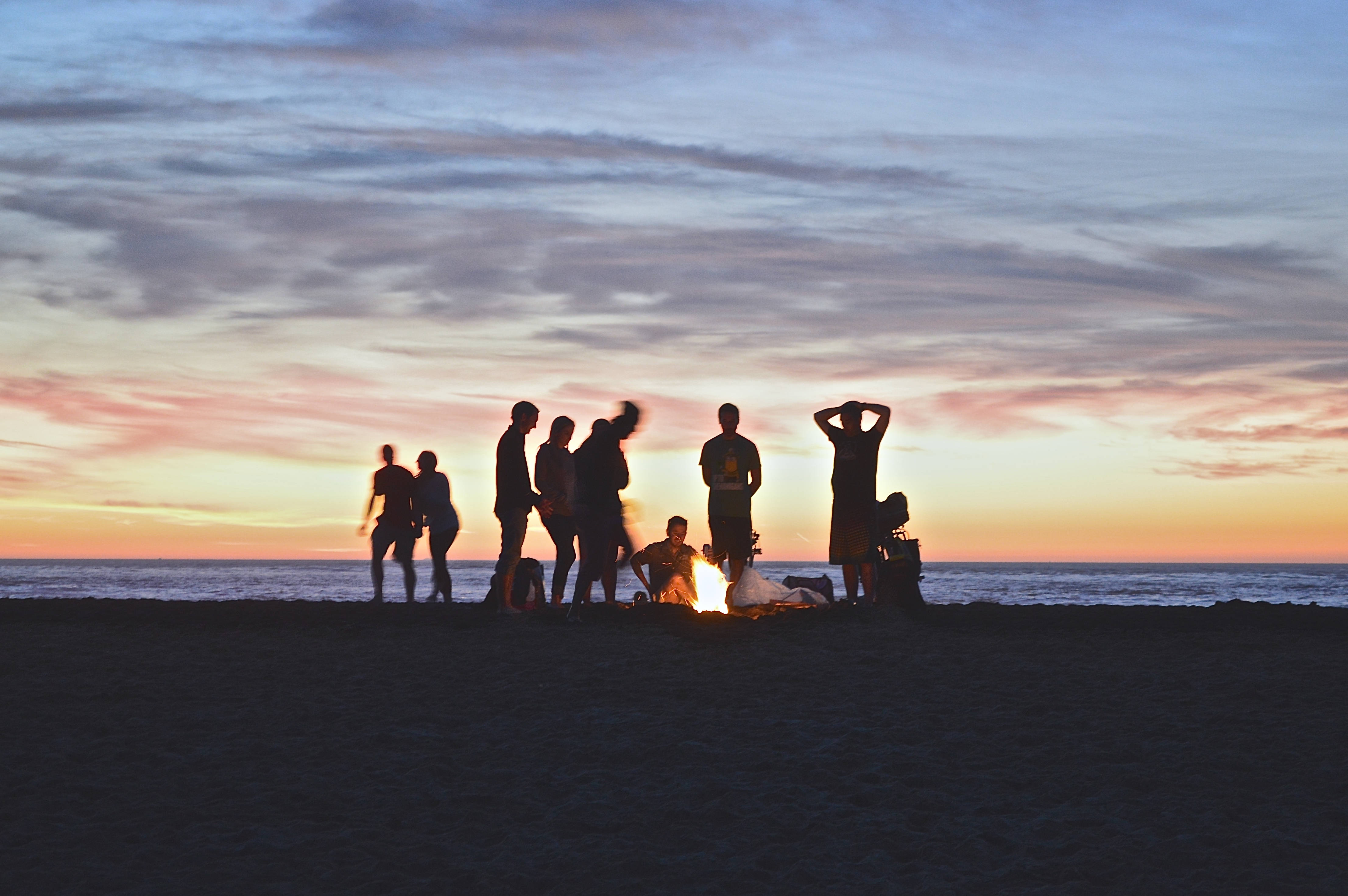 campfire, beach, sun set, 4K Desktop Wallpaper