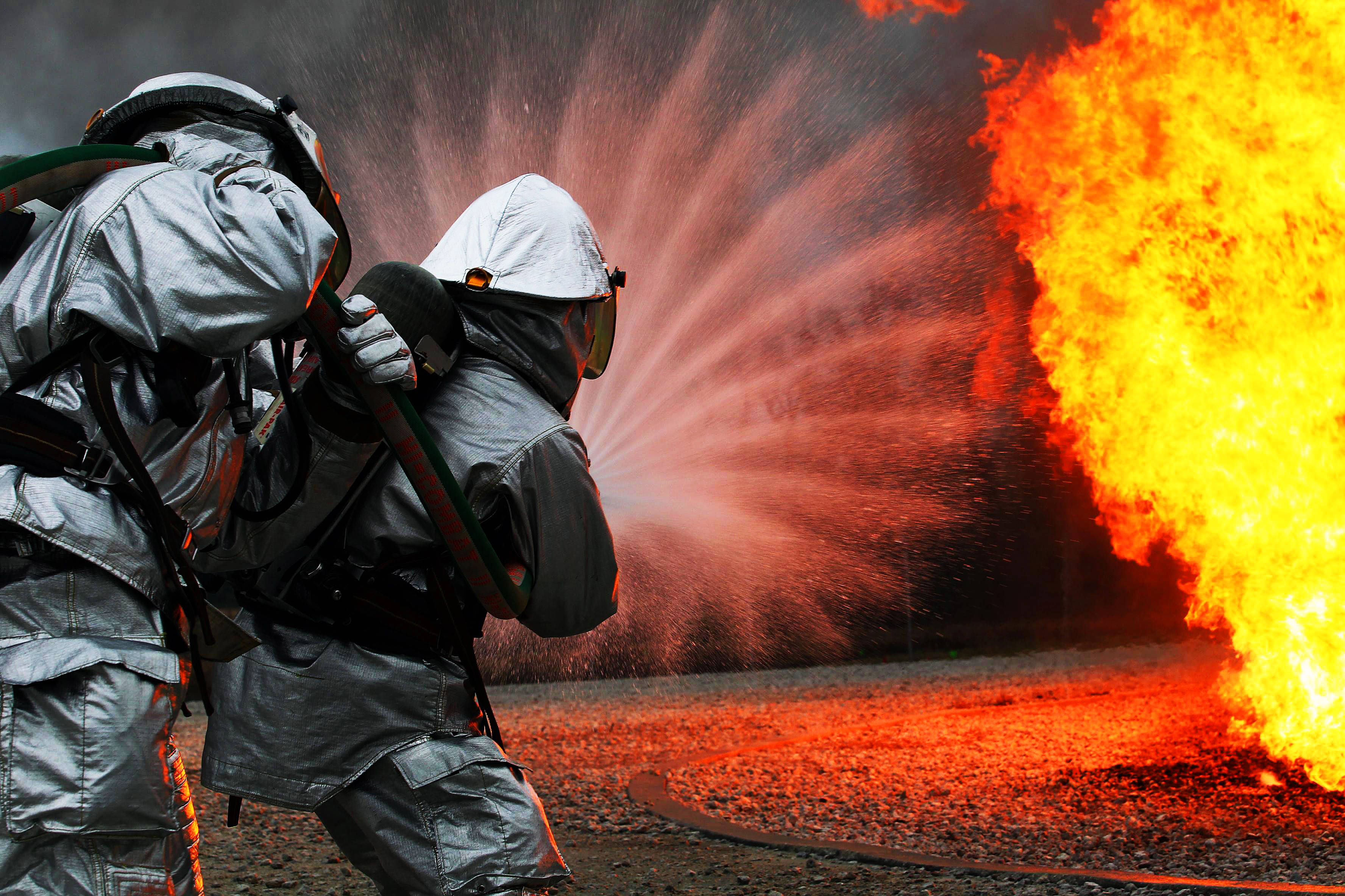 firefighter, full gear, powerful water blast, 2K Desktop Wallpaper