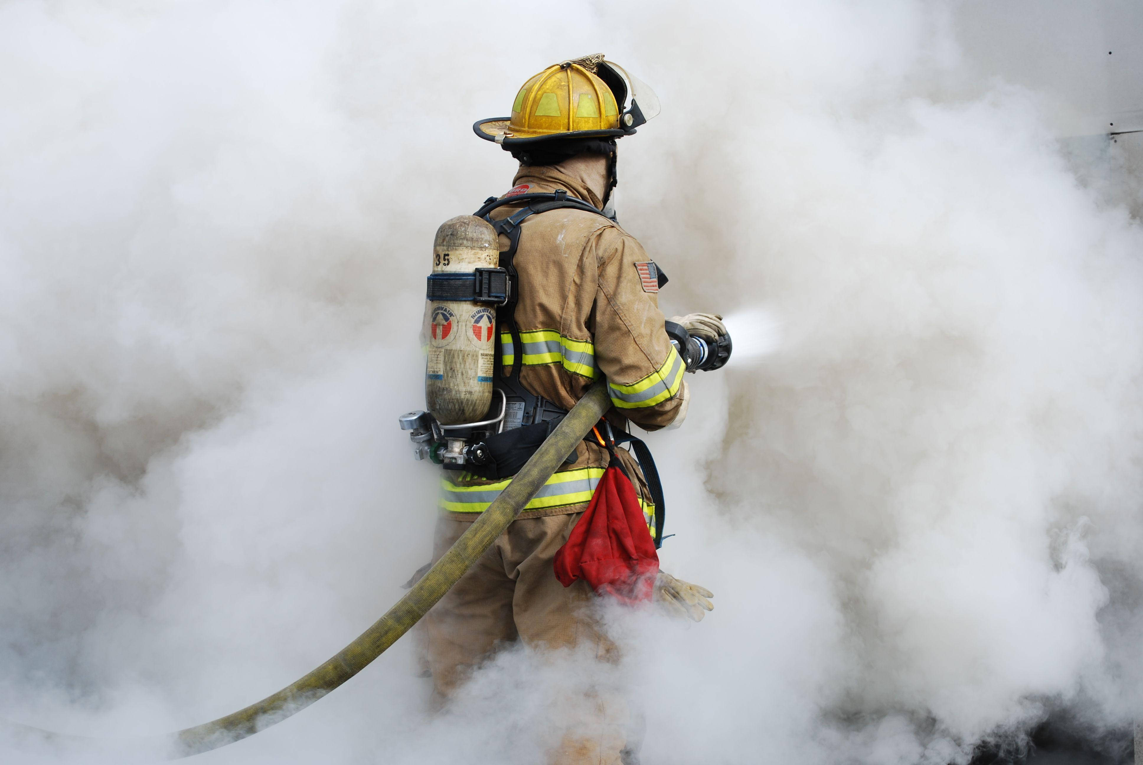 firefighter, full gear, thick smoke, 4K Desktop Wallpaper