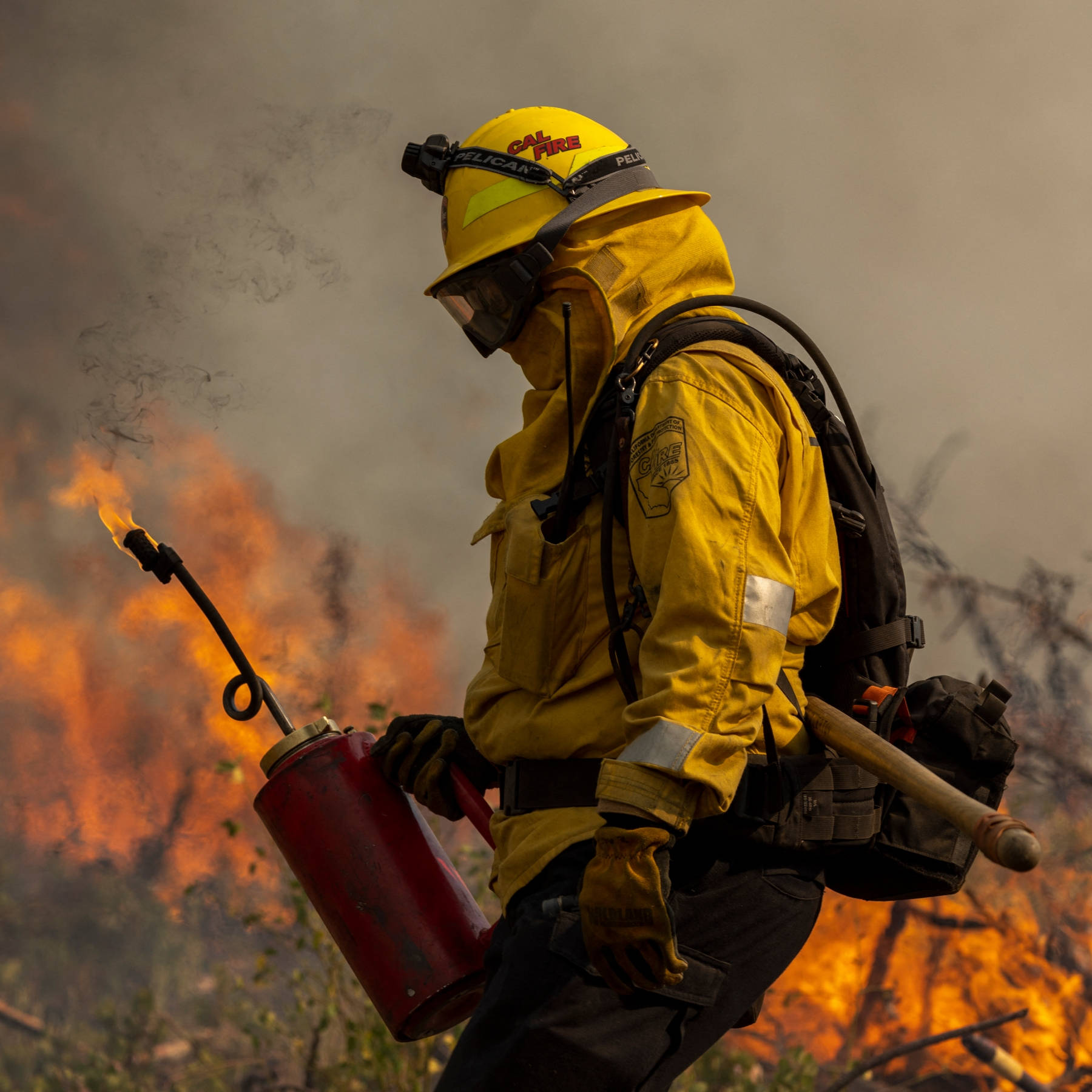 Fireman, yellow gear, smoke, HD Desktop Wallpaper