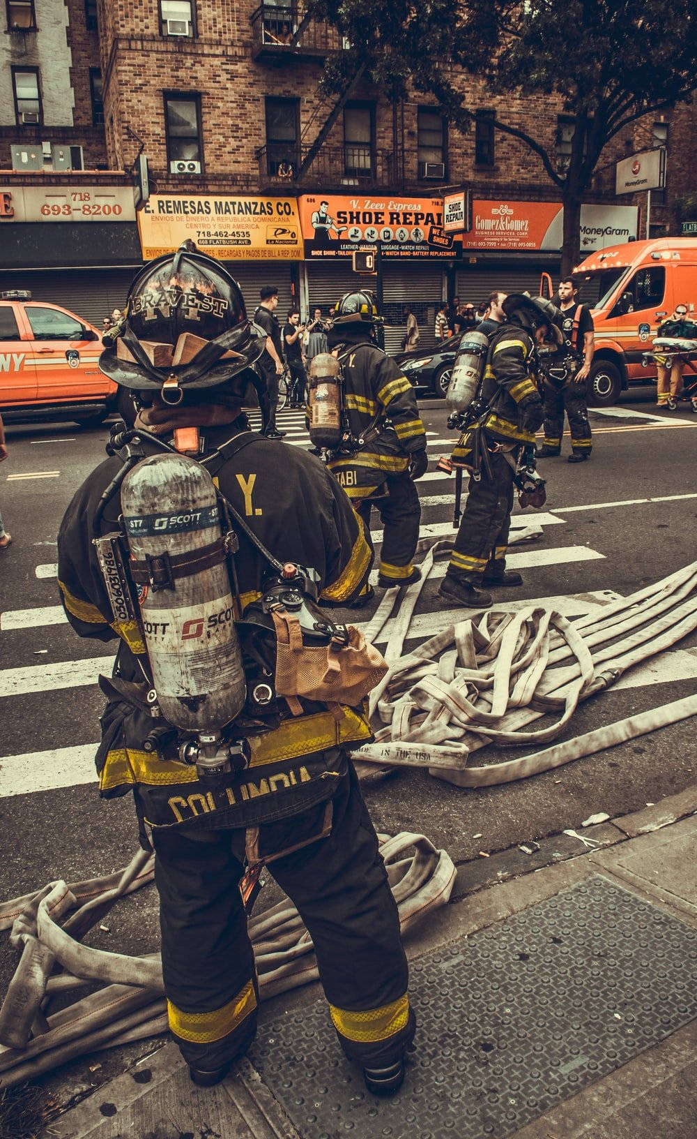 Fireman, city street, hoses, HD Phone Wallpaper