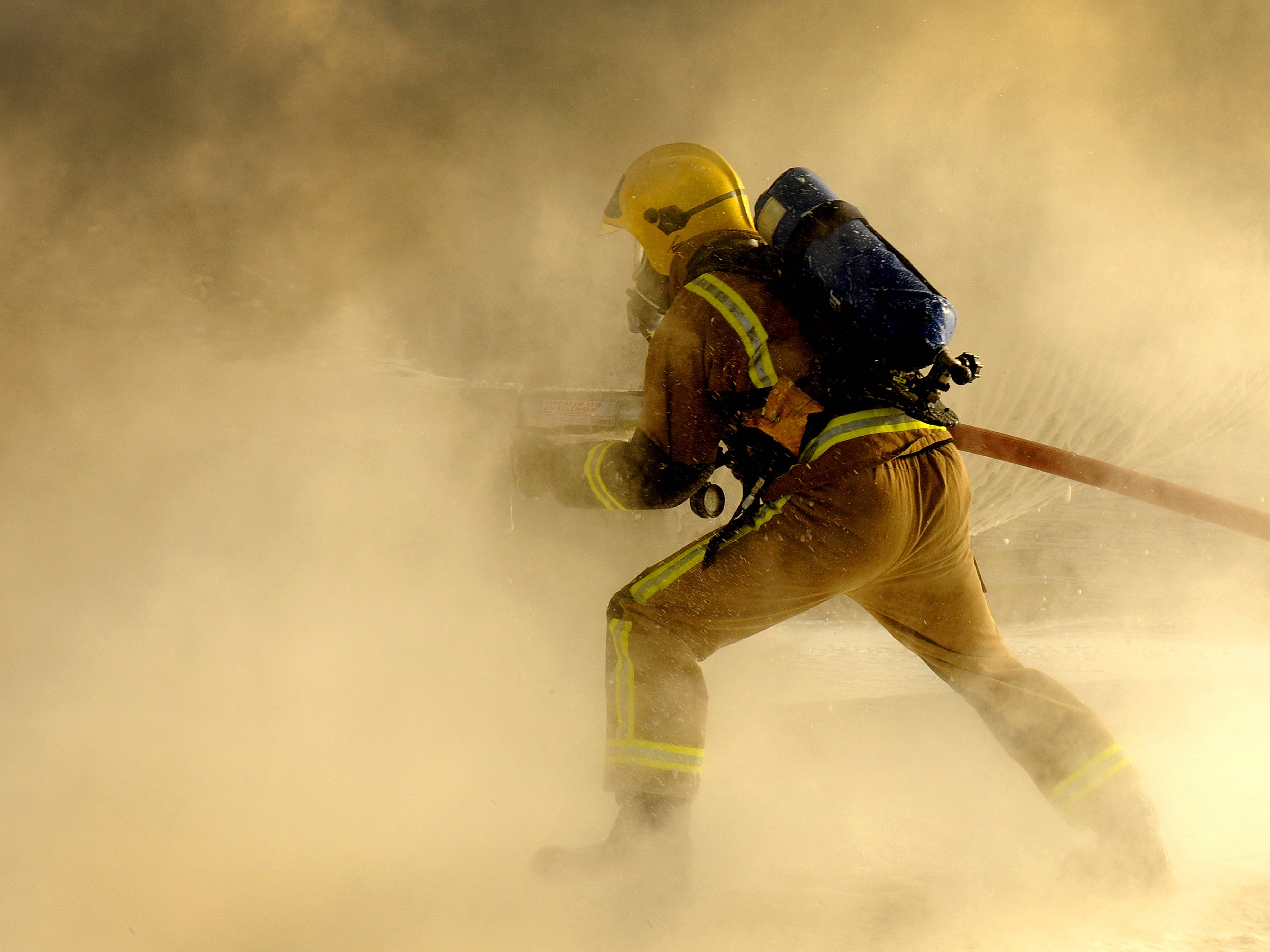 firefighter, full gear, hose, 4K Desktop Wallpaper