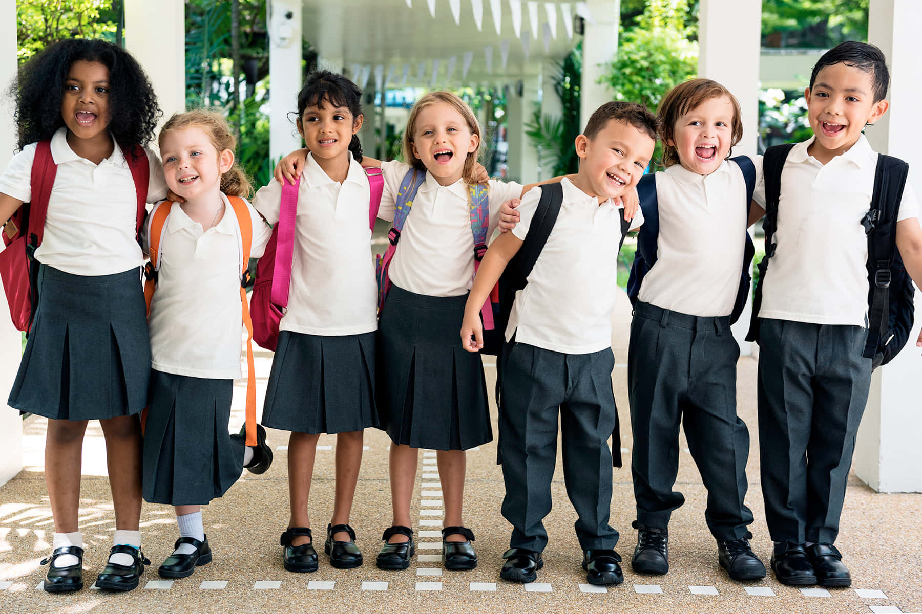 First day of school, friends, schoolchildren, HD Desktop Wallpaper